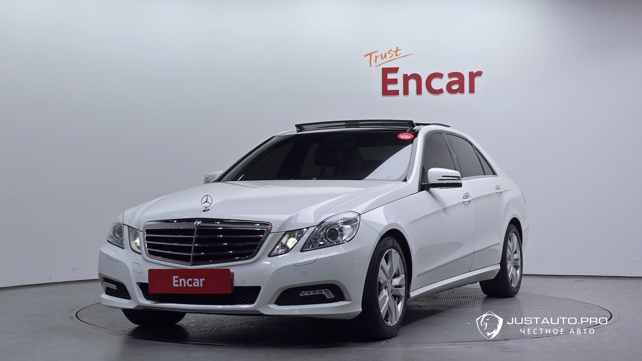 Автомобиль Mercedes-Benz E-Class