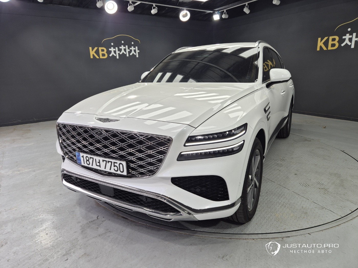 Автомобиль Genesis GV80