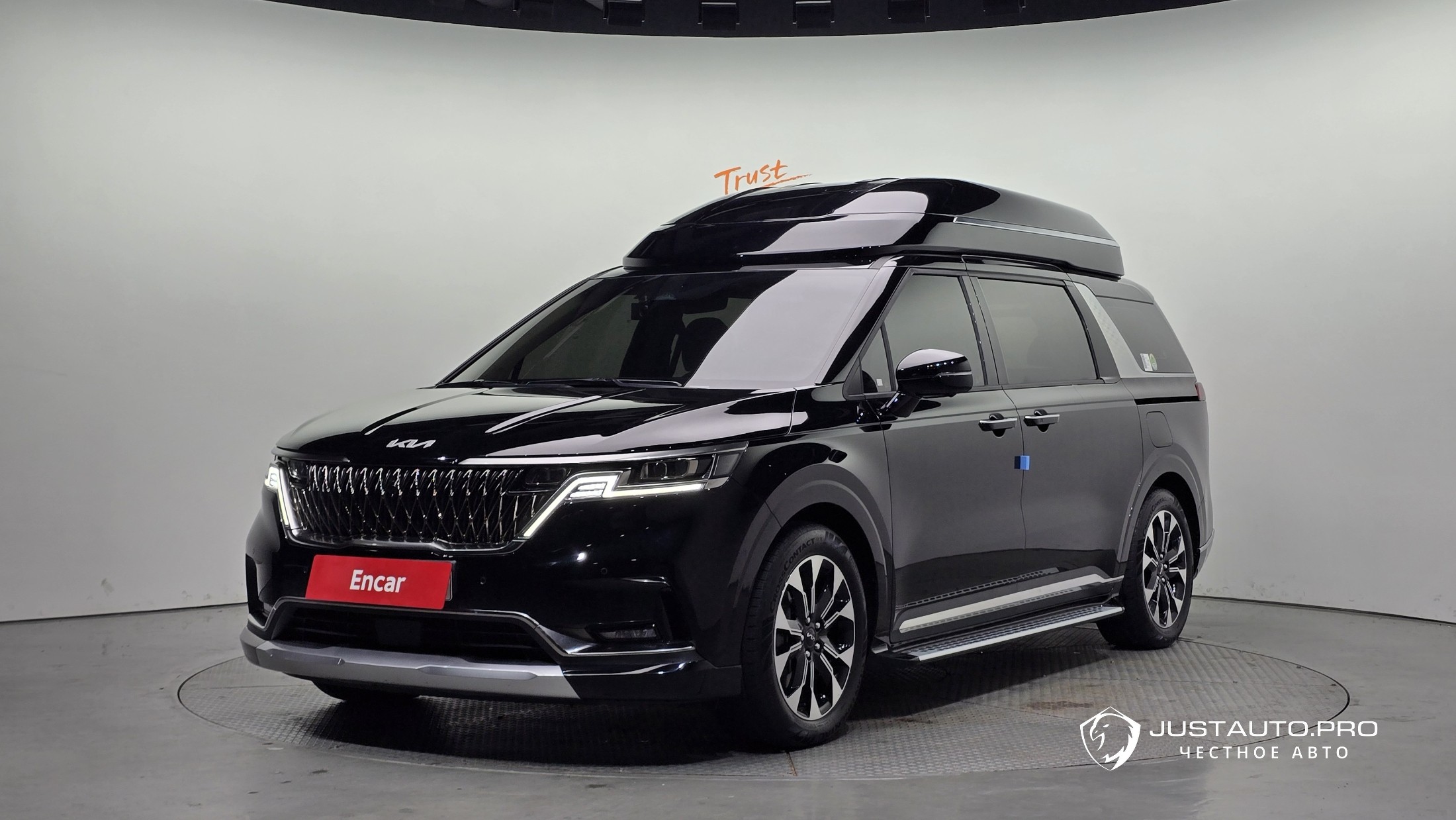 Автомобиль Kia Canival