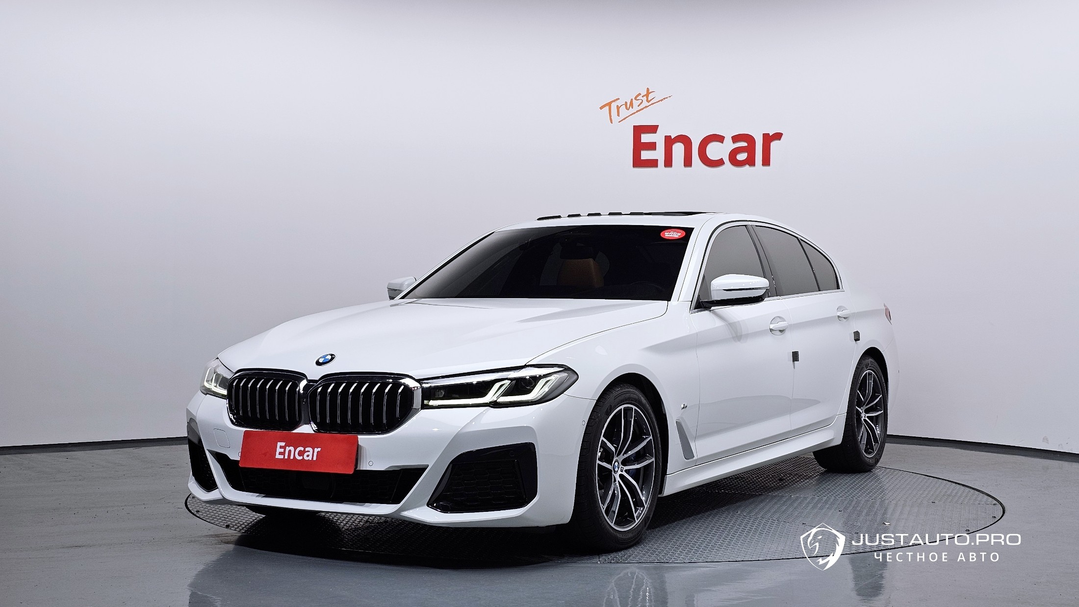 Автомобиль BMW 5-Series