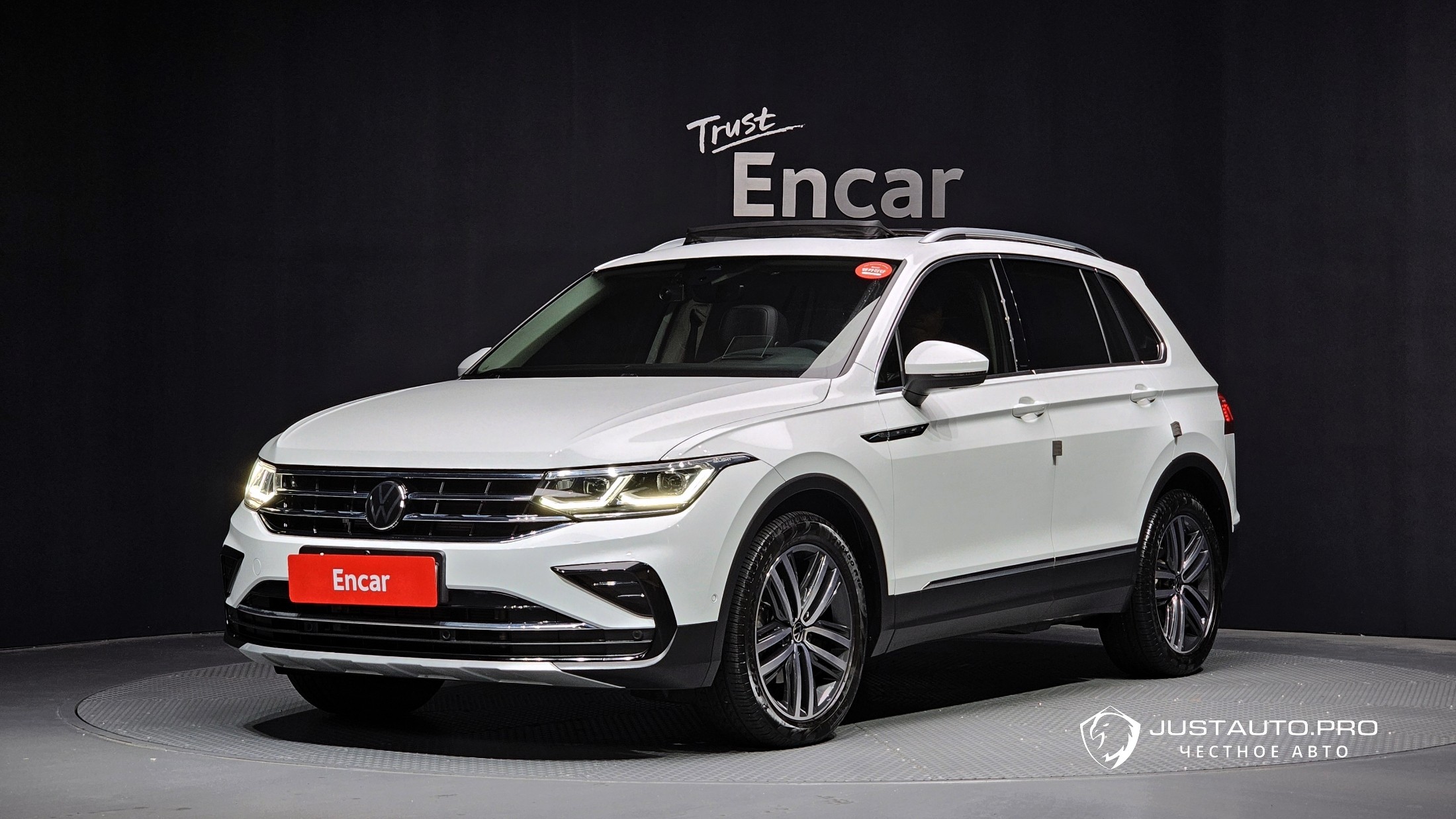 Автомобиль Volkswagen Tiguan