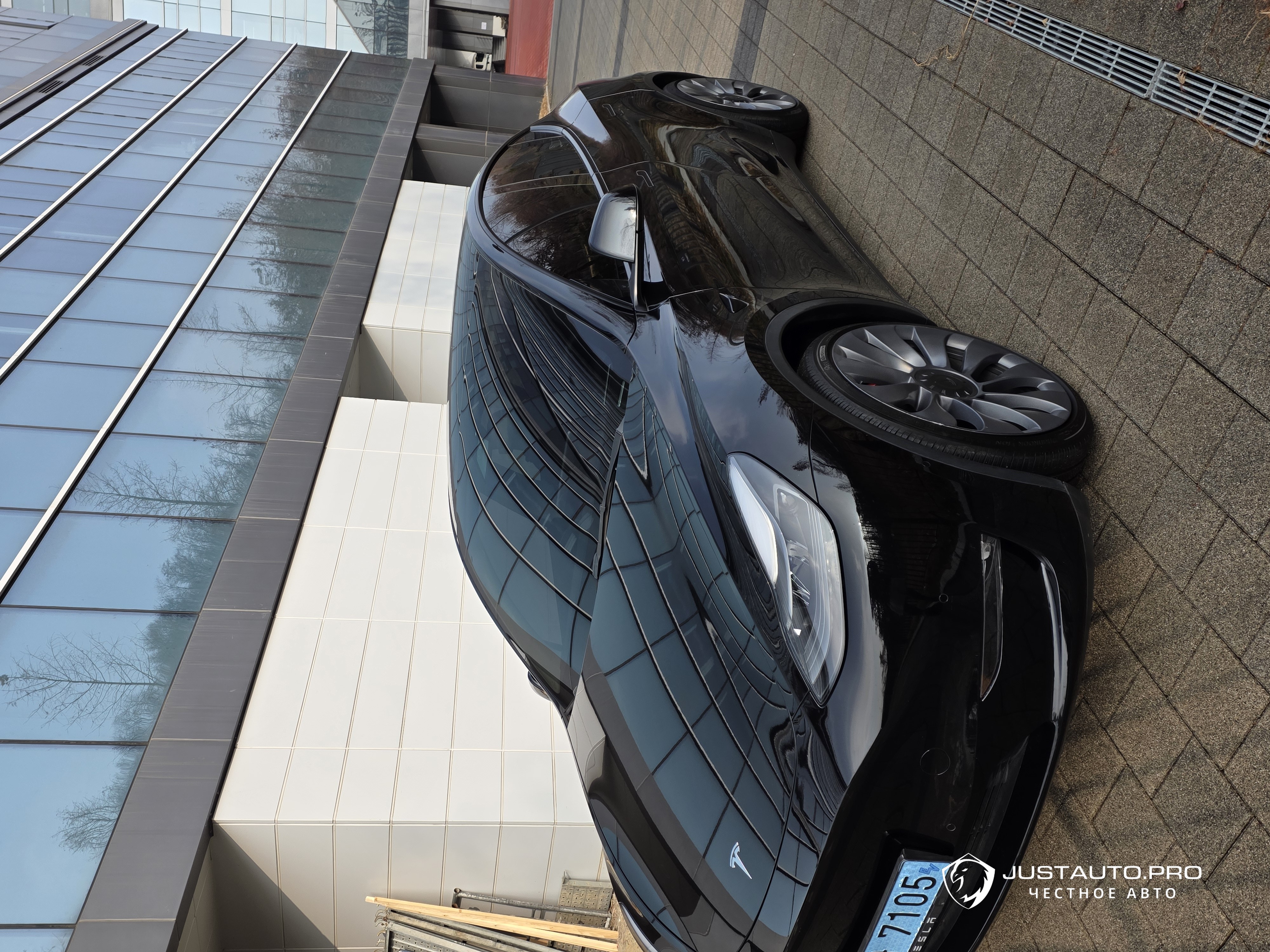 Автомобиль Tesla Model Y