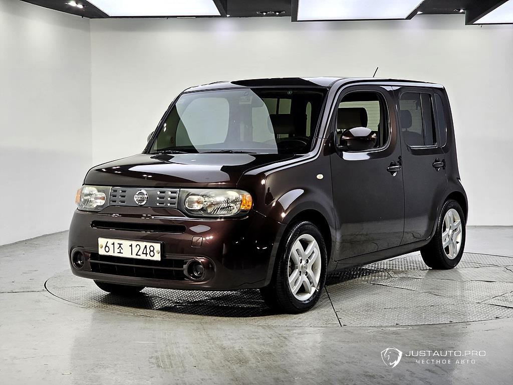 Автомобиль Nissan Cube