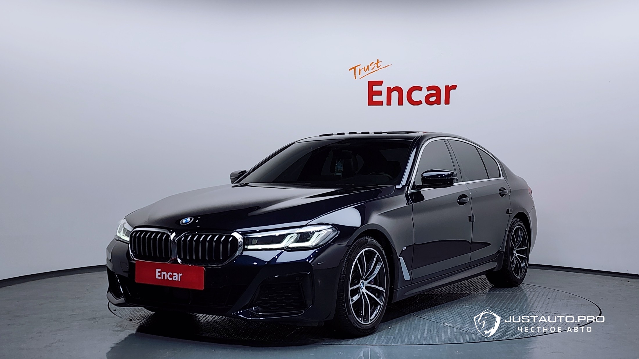 Автомобиль BMW 5-Series