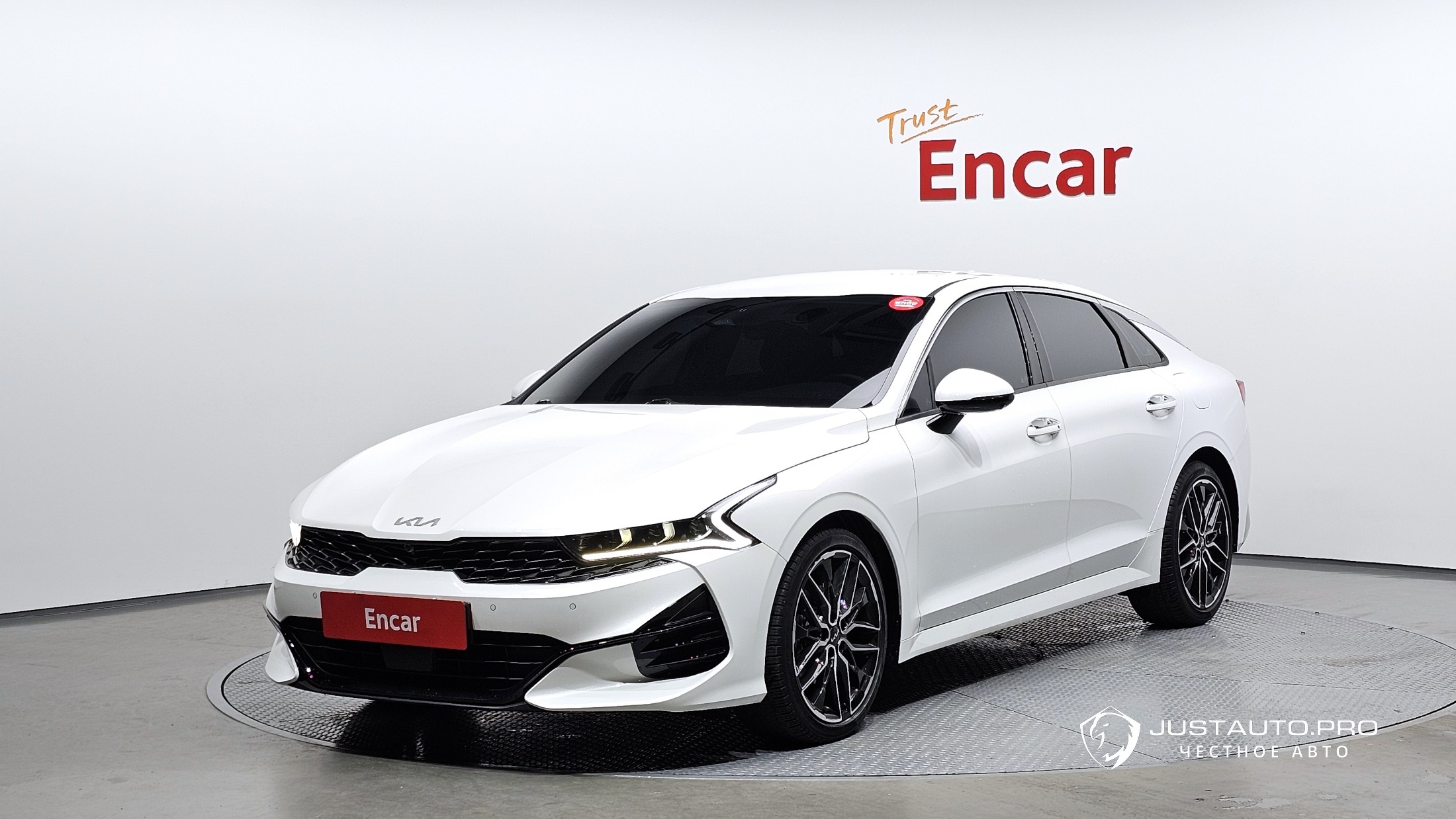 Автомобиль Kia K5