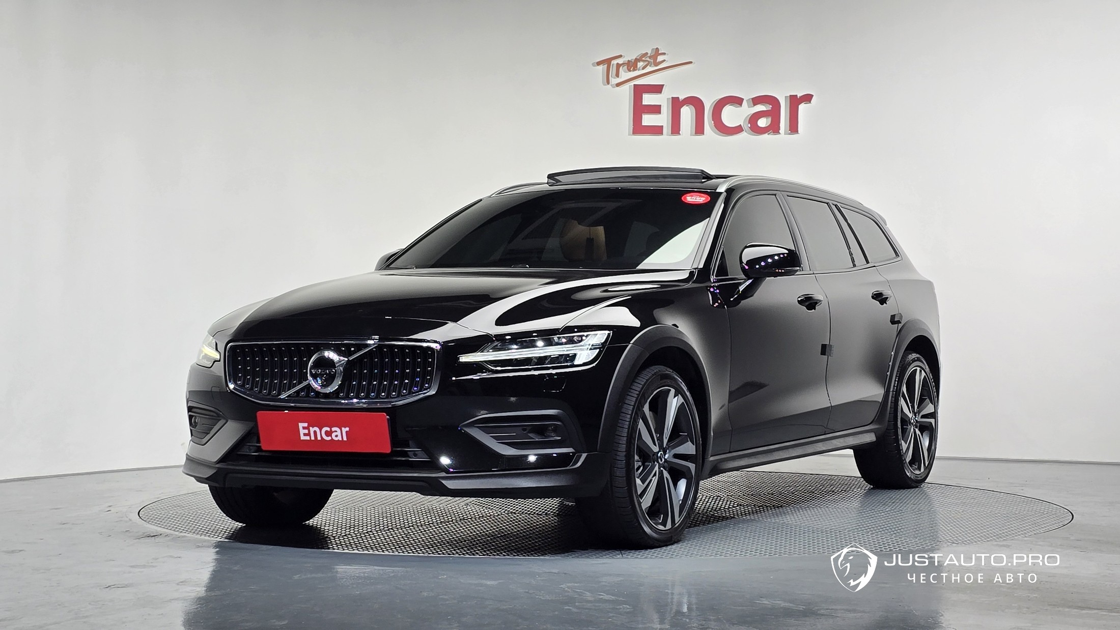 Автомобиль Volvo V60