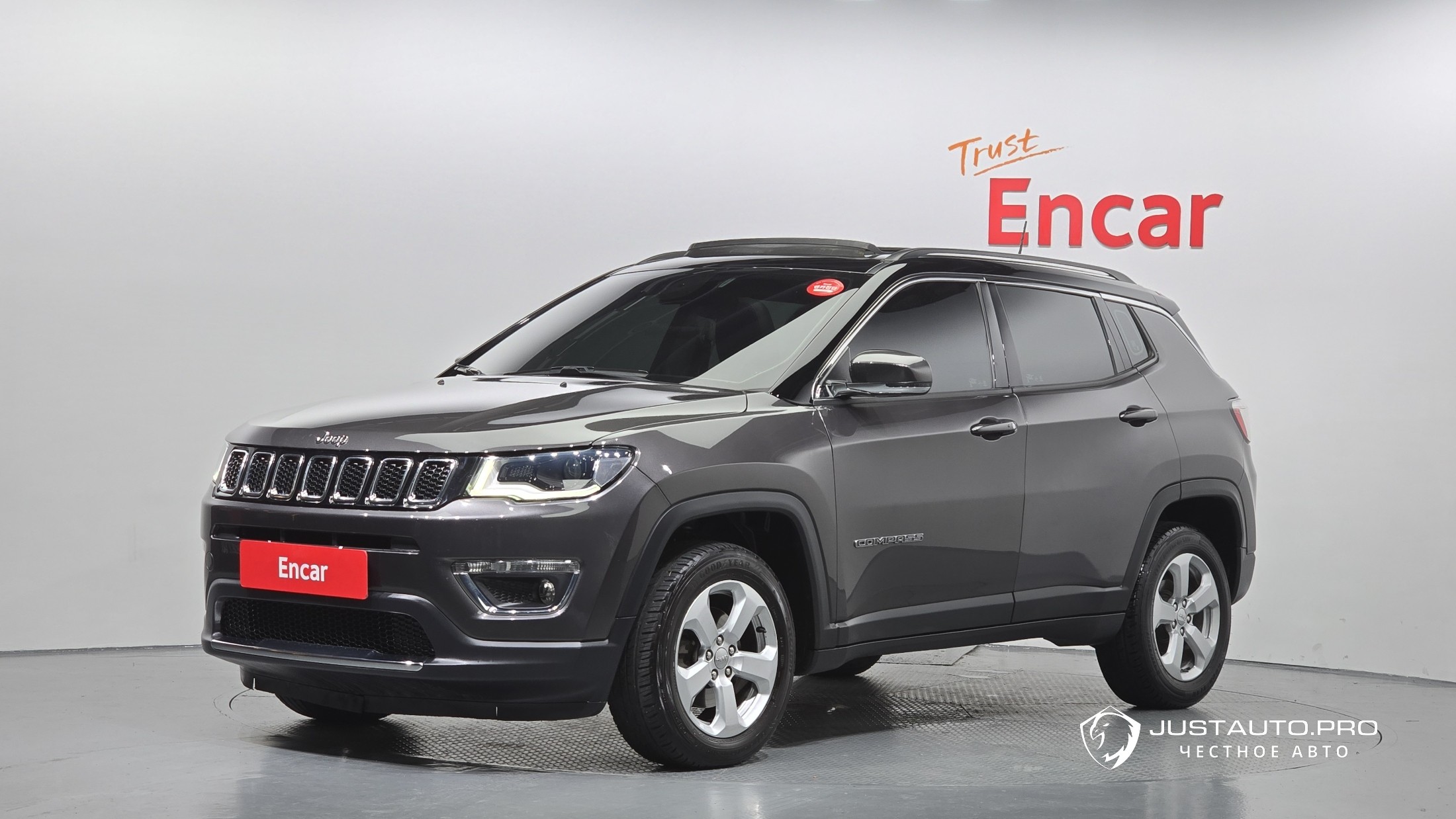 Автомобиль Jeep Compass