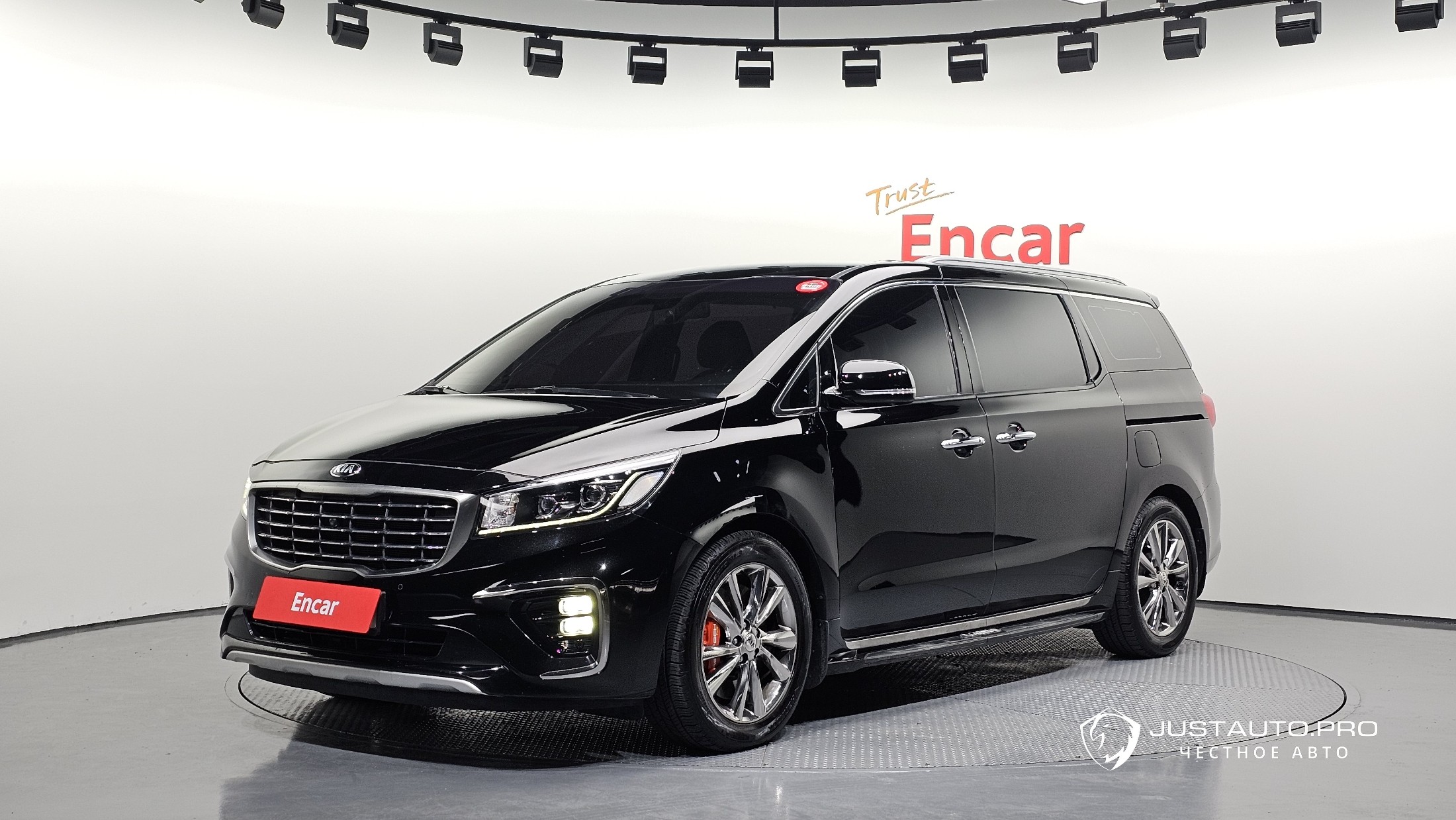 Автомобиль Kia Canival