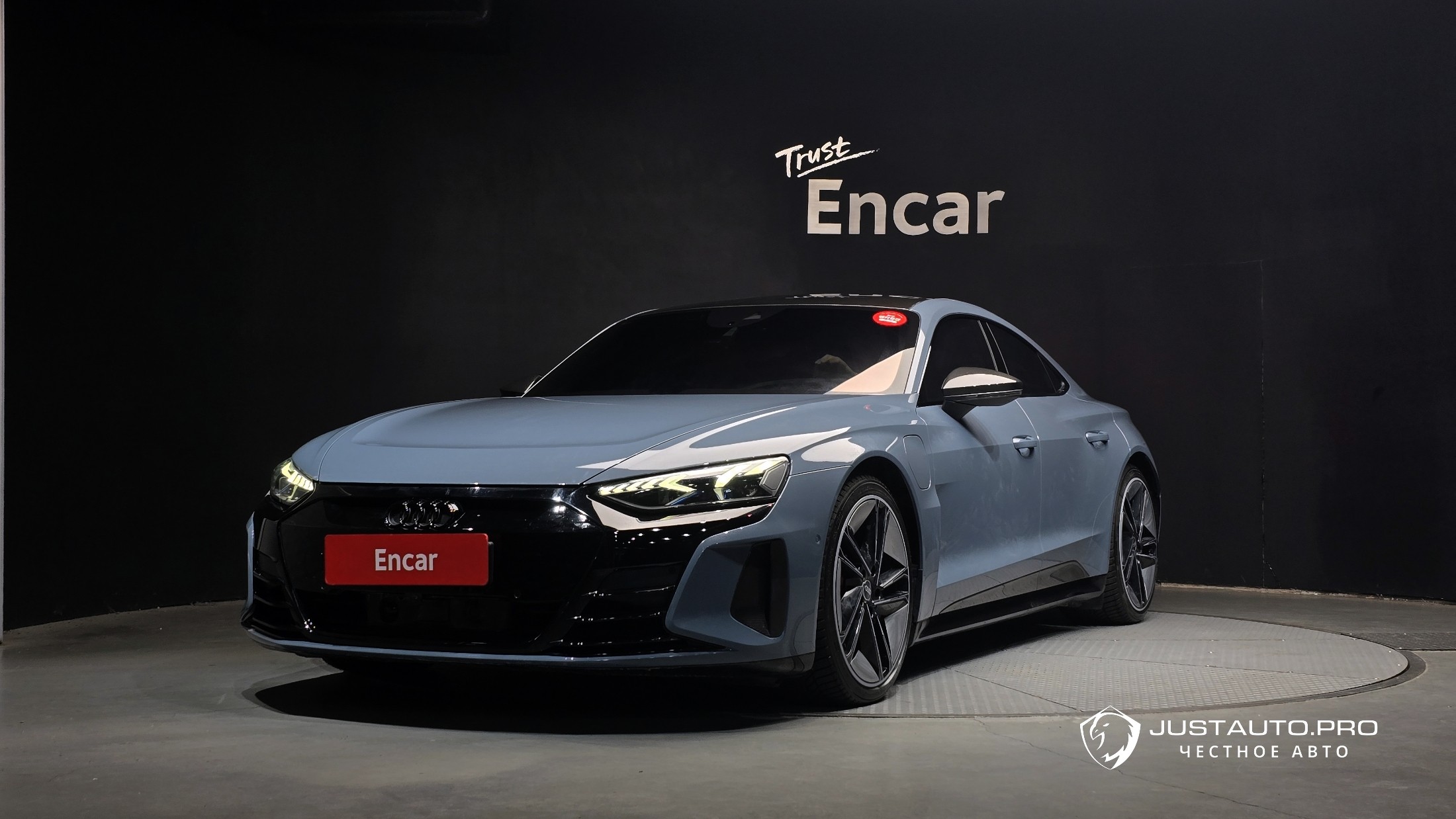 Автомобиль Audi RS e-tron GT