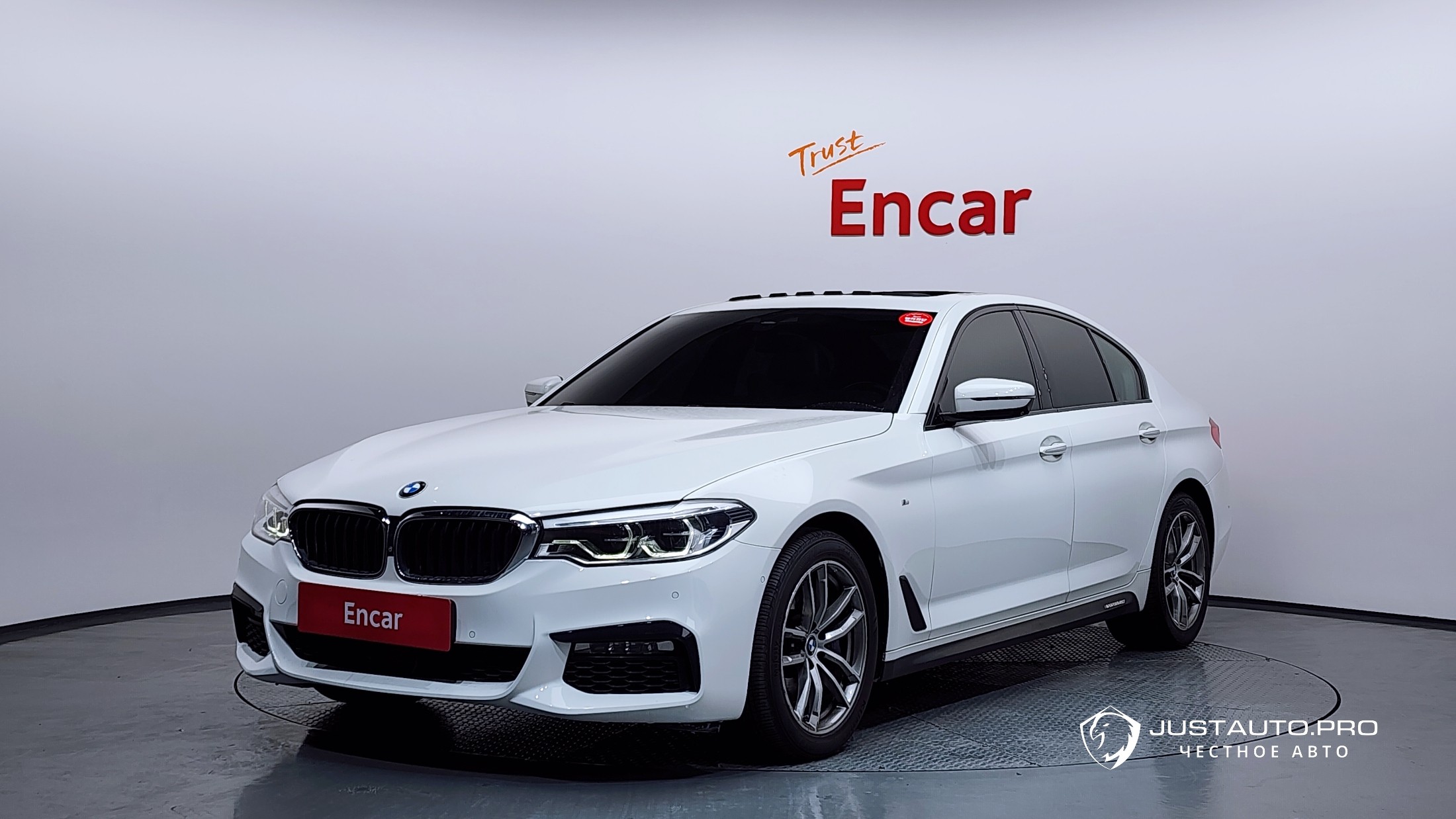 Автомобиль BMW 5-Series