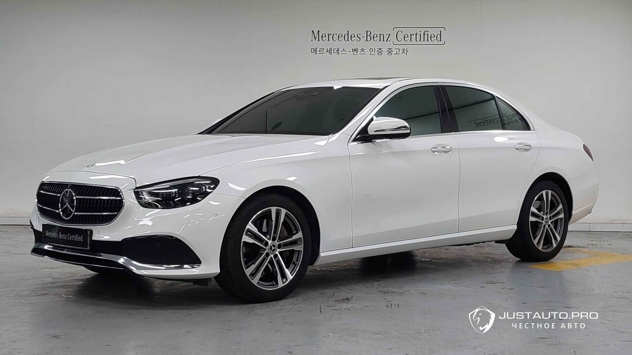 Автомобиль Mercedes-Benz E-Class