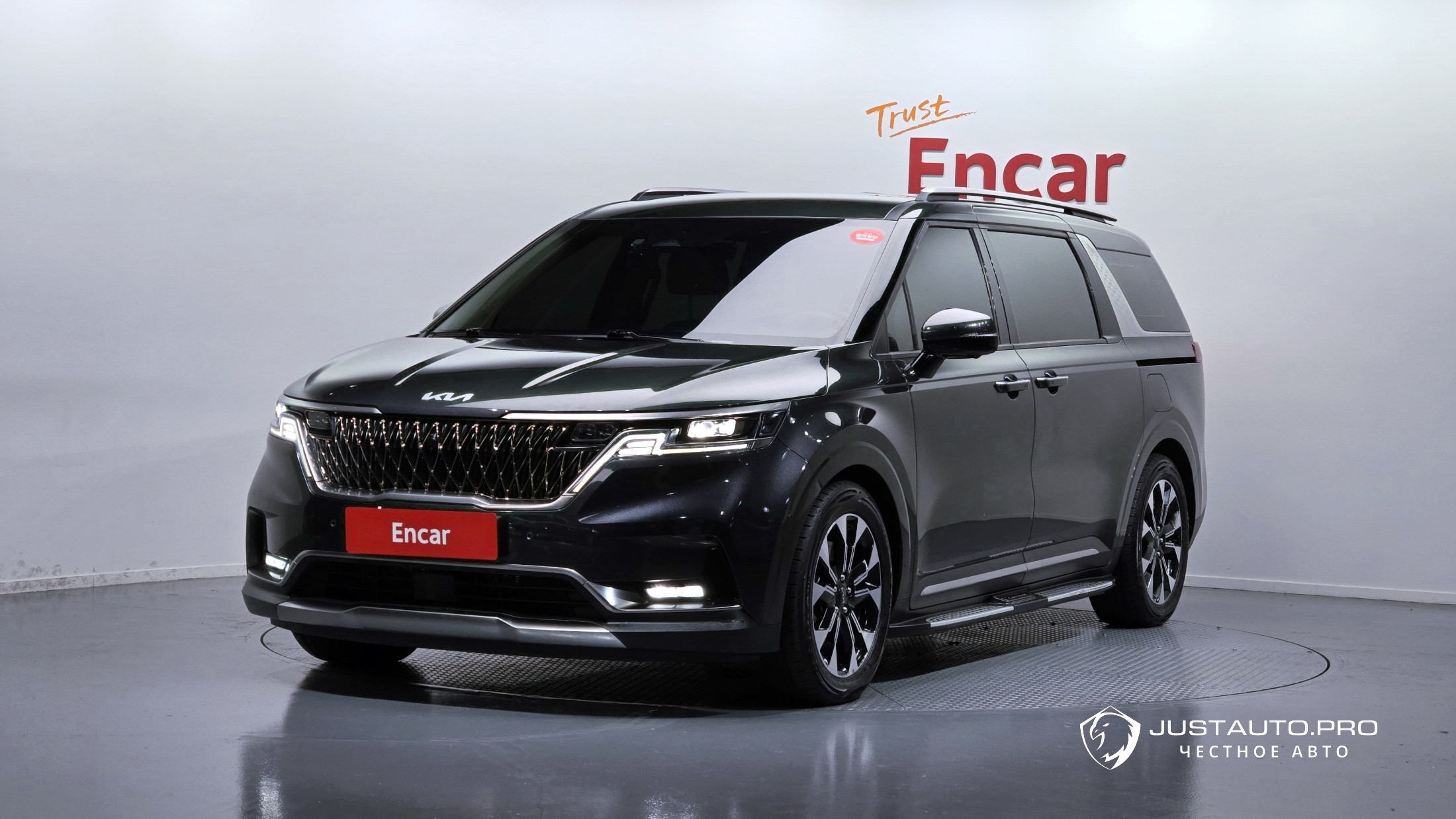 Автомобиль Kia Canival