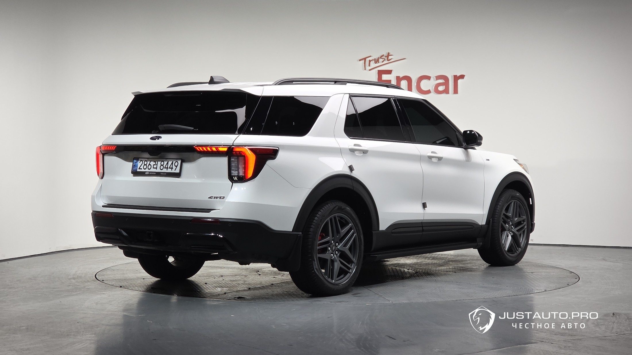 Автомобиль Ford Explorer