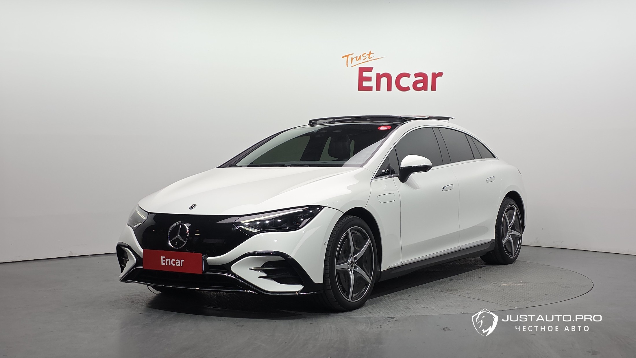 Автомобиль Mercedes-Benz EQE