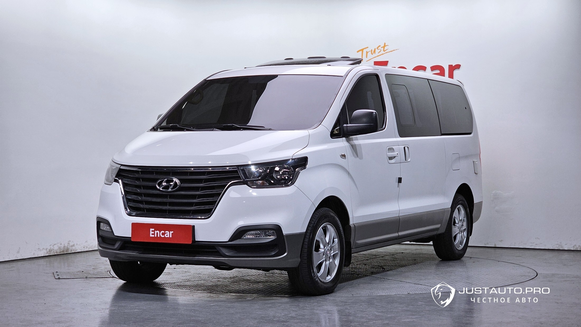 Автомобиль Hyundai Starex