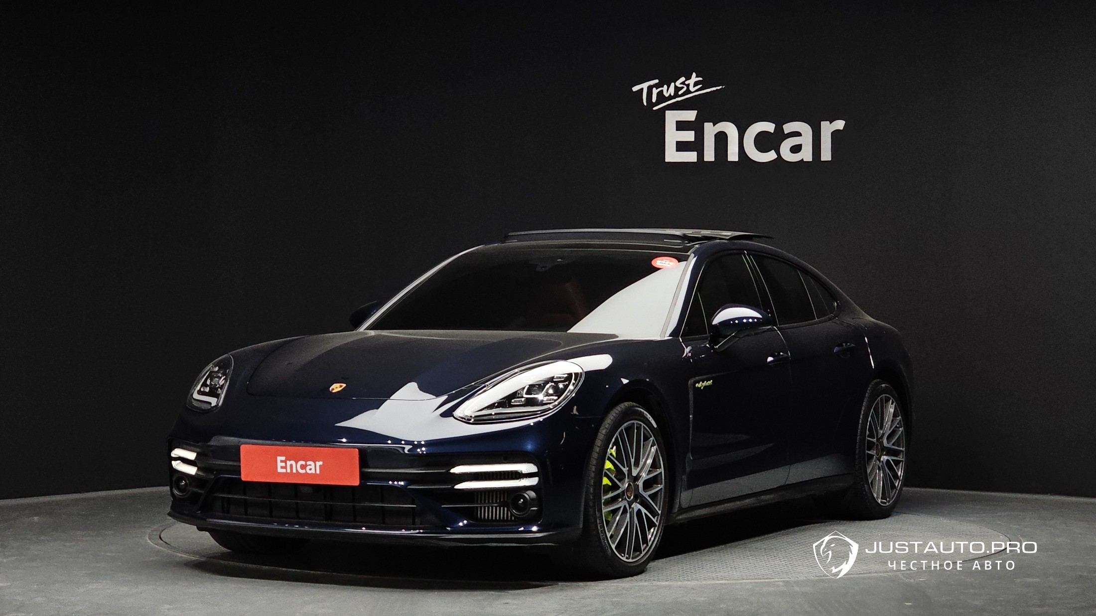 Автомобиль Porsche Panamera