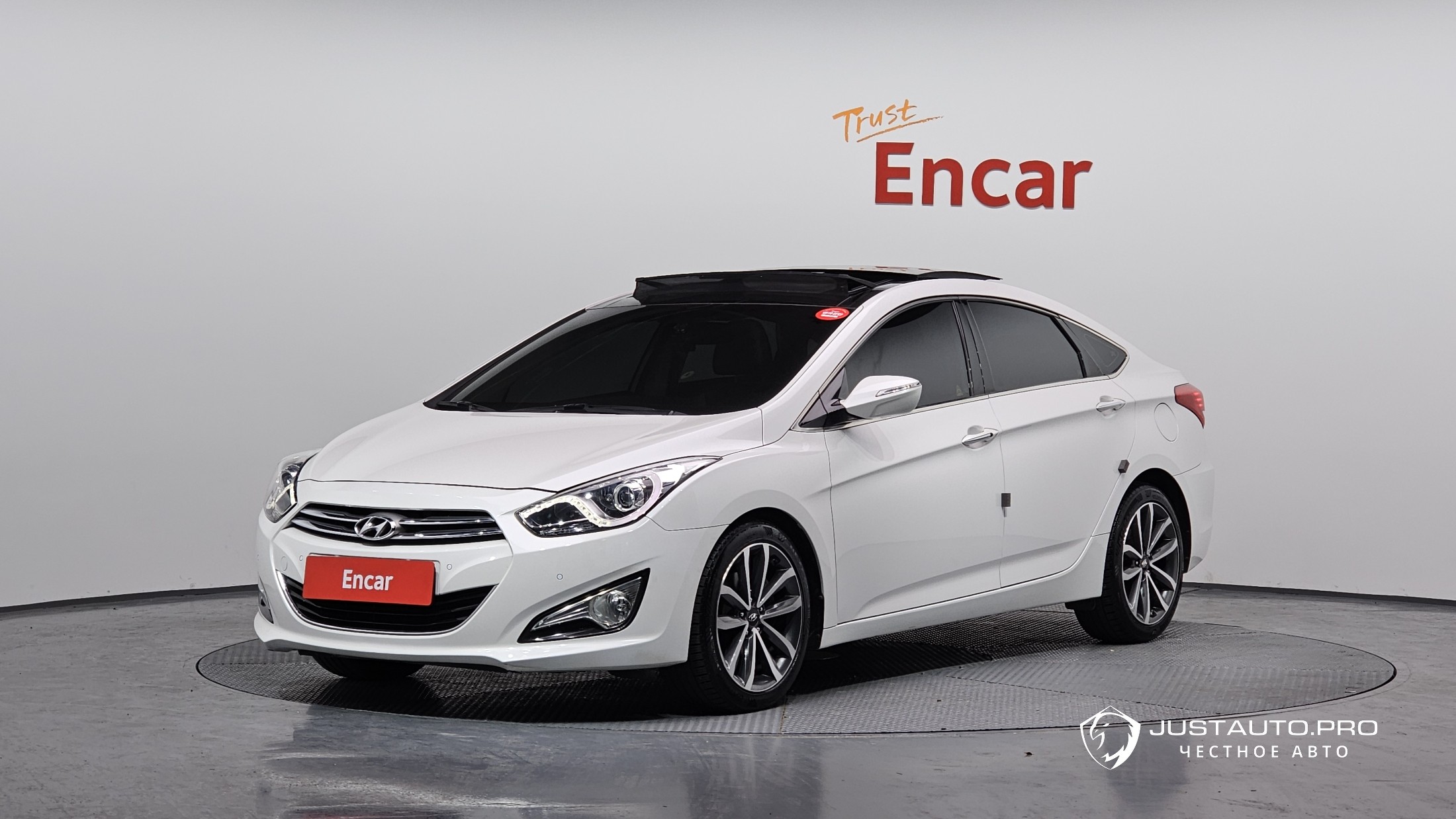 Автомобиль Hyundai i40