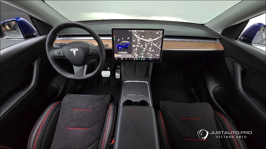Автомобиль Tesla Model Y
