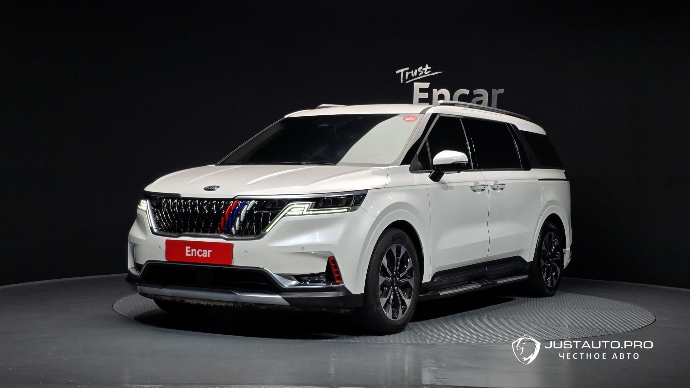 Автомобиль Kia Canival