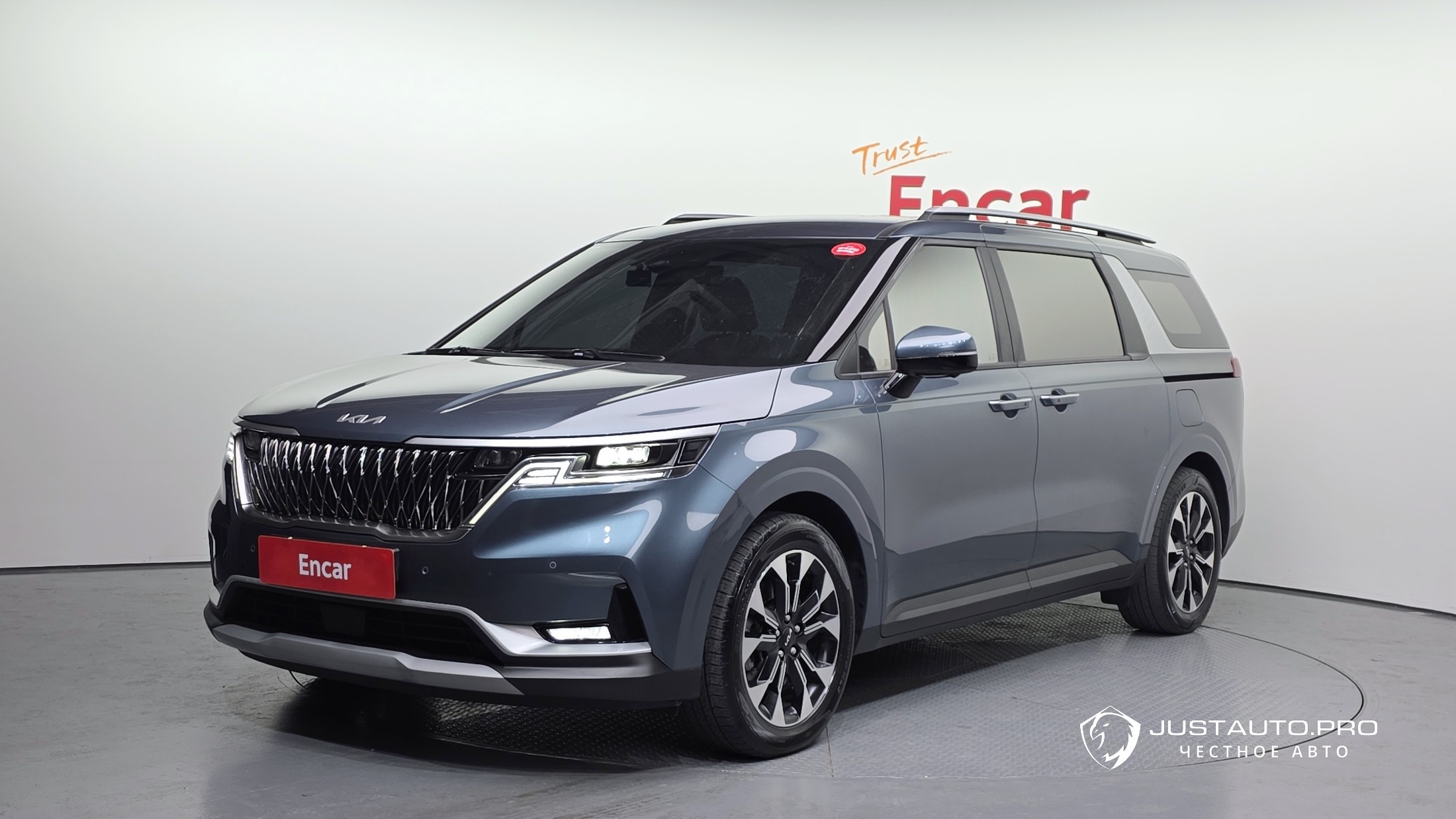 Автомобиль Kia Canival