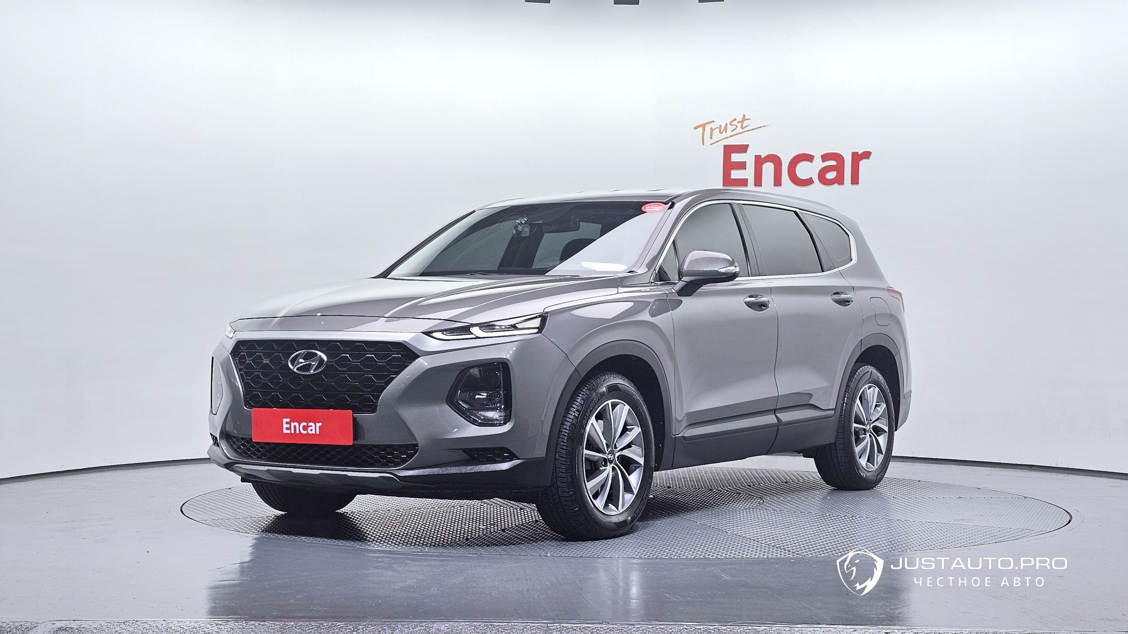 Автомобиль Hyundai Santafe