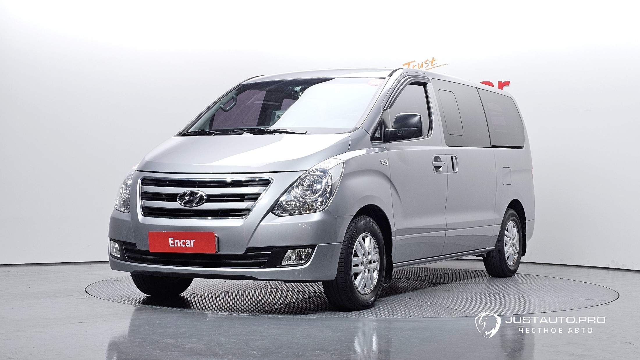 Автомобиль Hyundai Starex