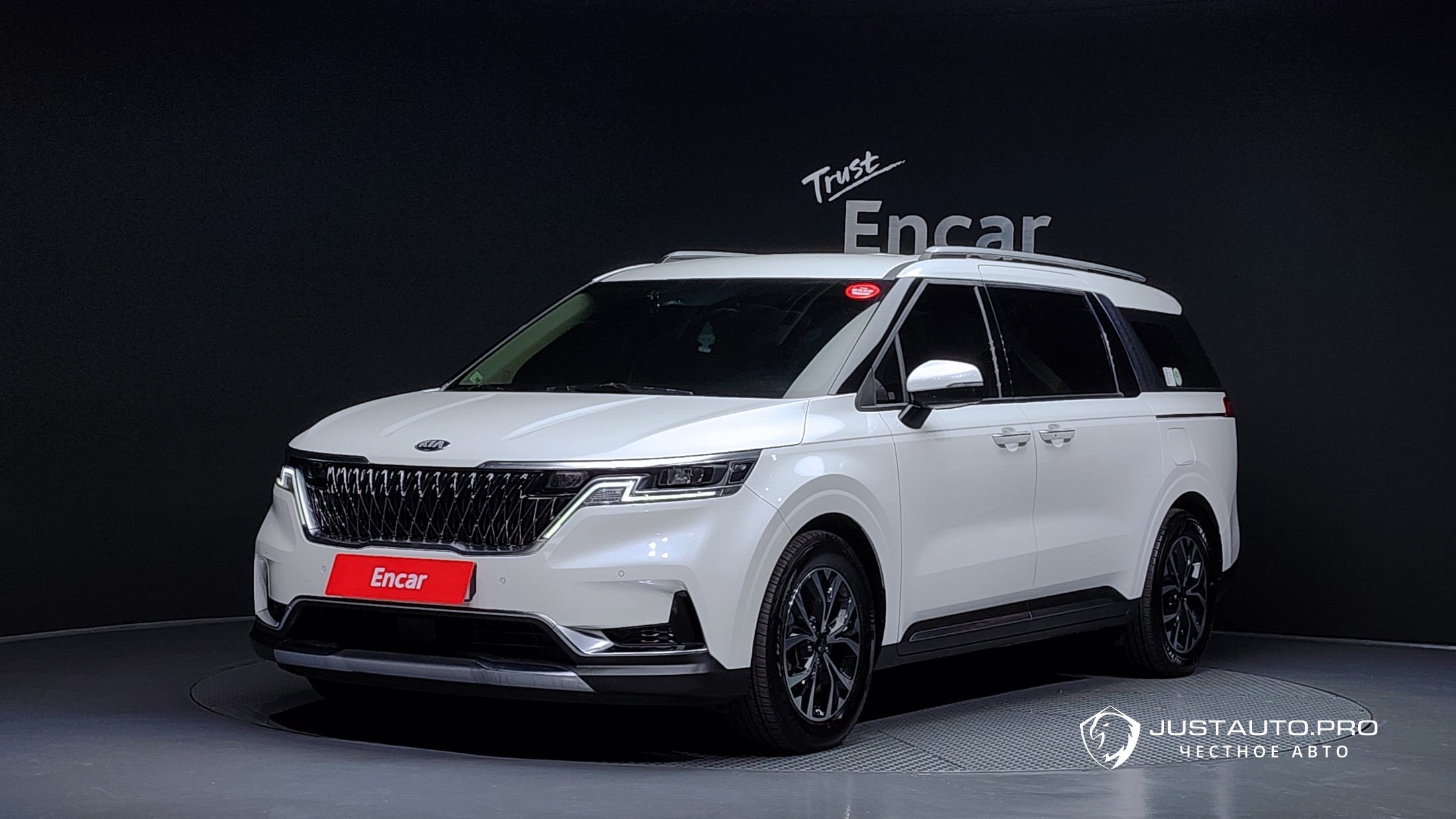 Автомобиль Kia Canival