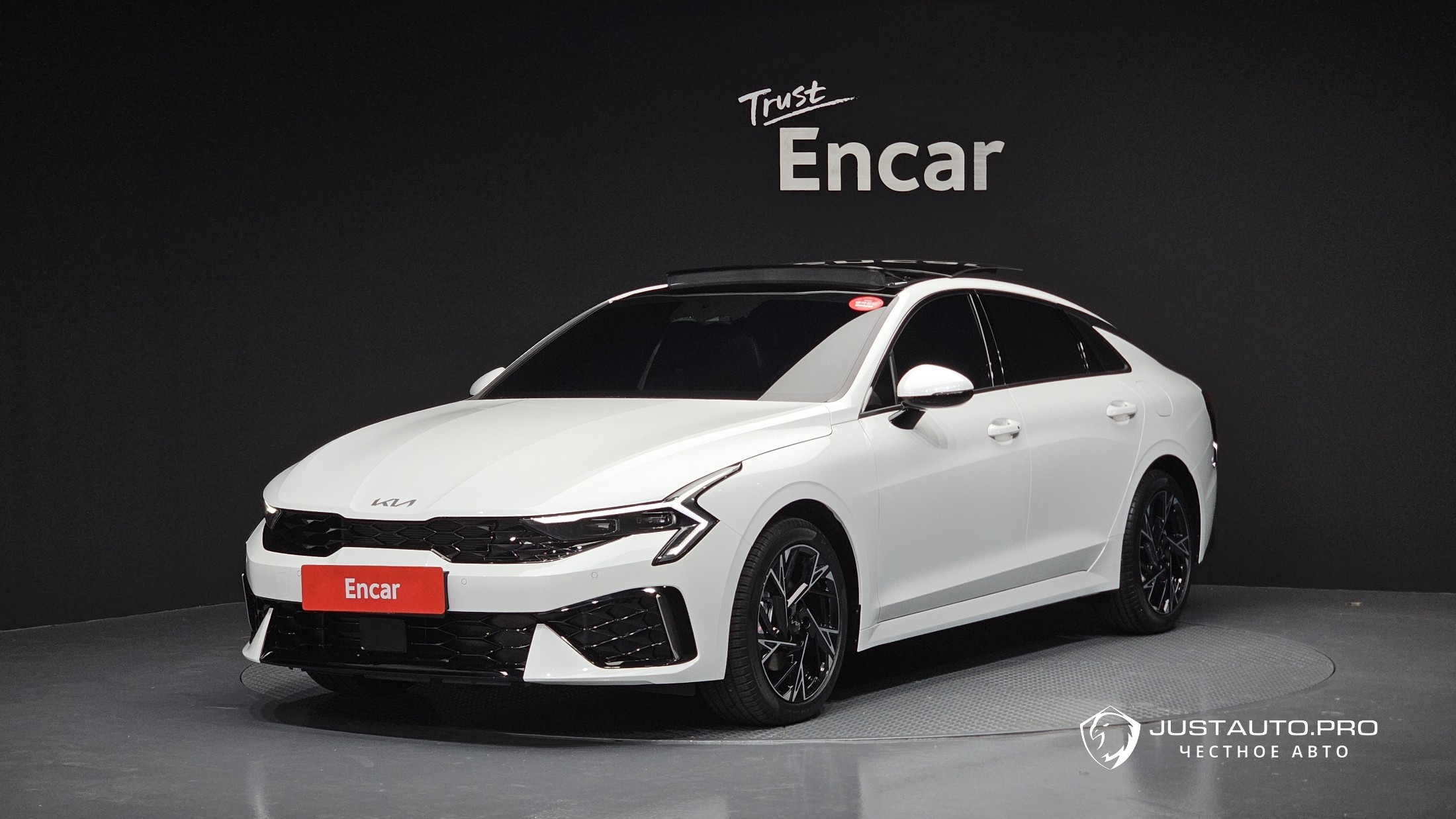 Автомобиль Kia K5