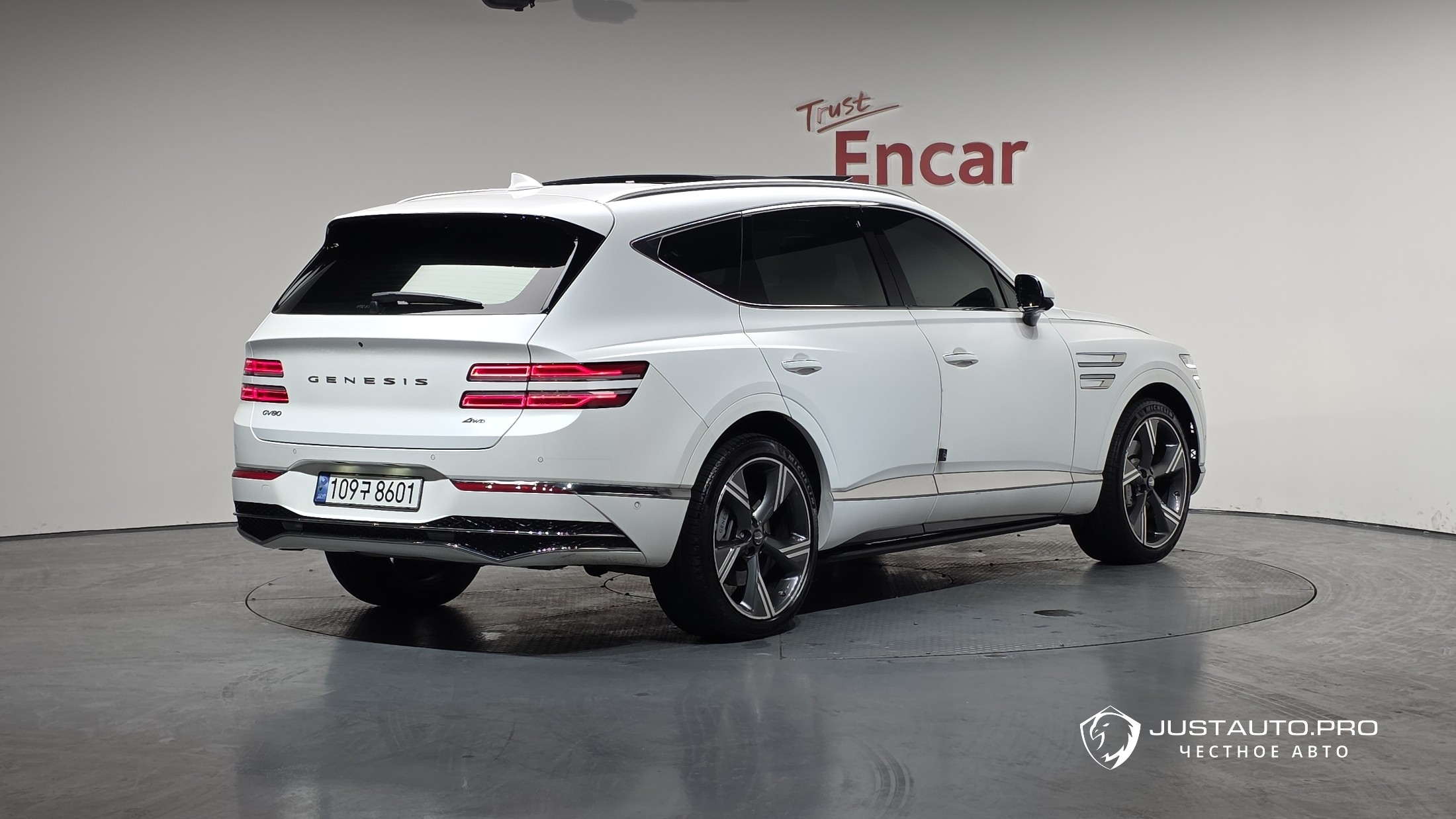 Автомобиль Genesis GV80