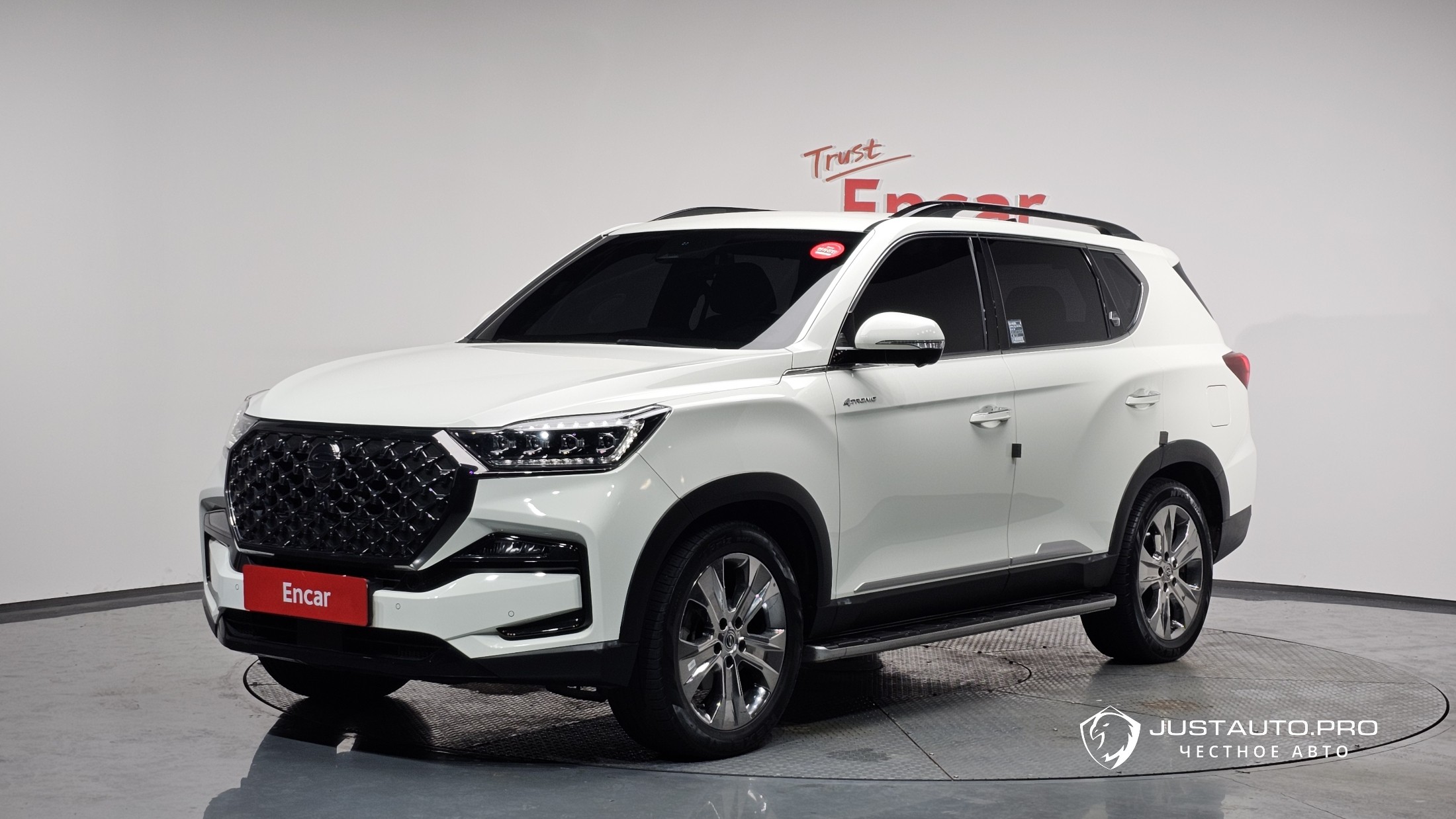Автомобиль KG_Mobility_Ssangyong Rexton