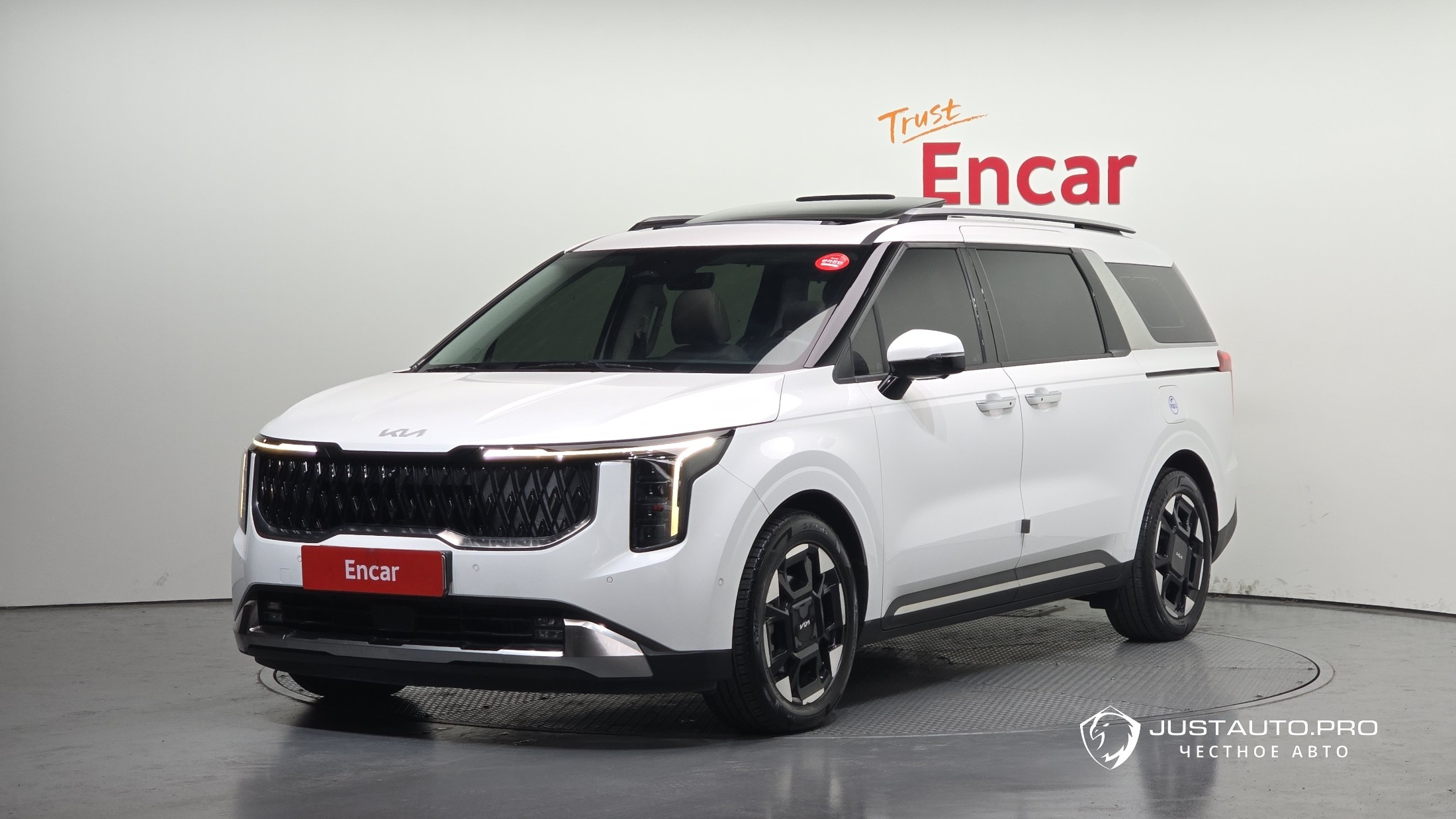 Автомобиль Kia Canival