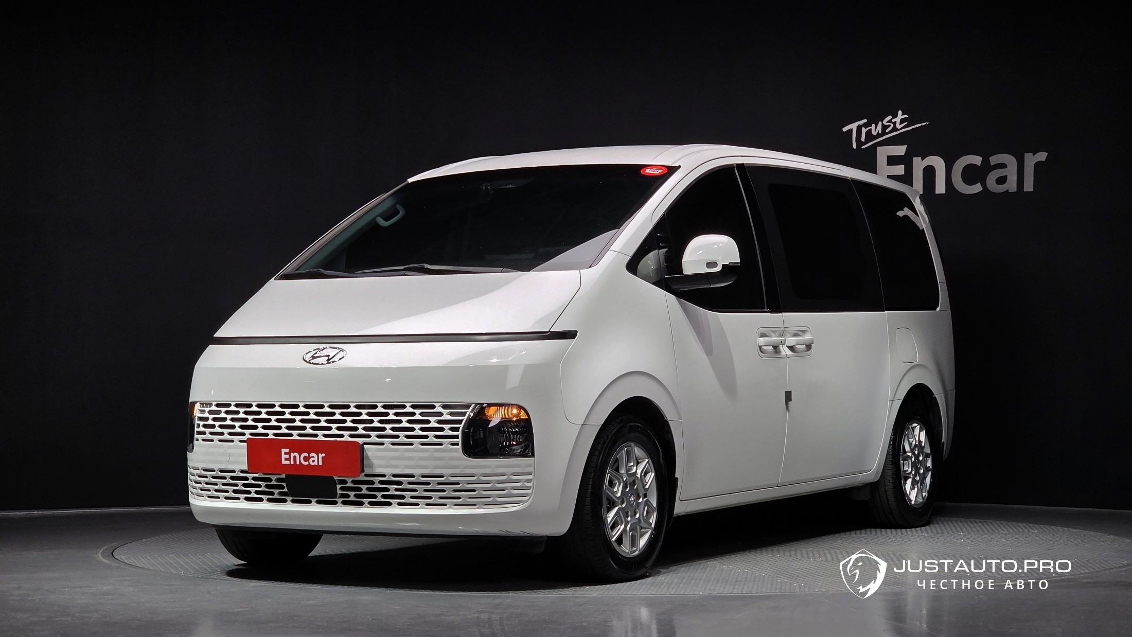 Автомобиль Hyundai Staria