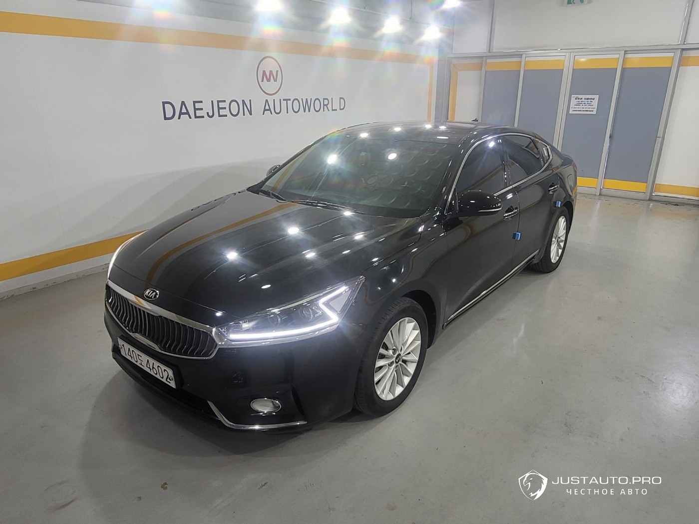 Автомобиль Kia K7