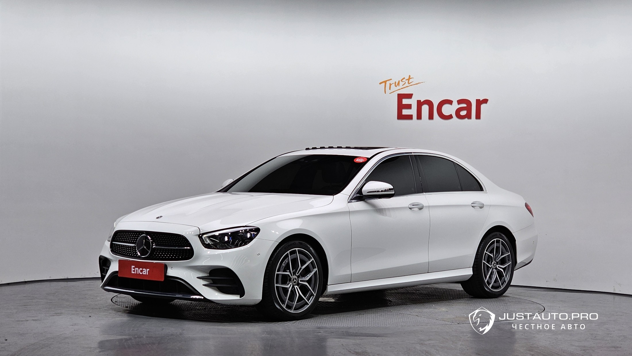 Автомобиль Mercedes-Benz E-Class