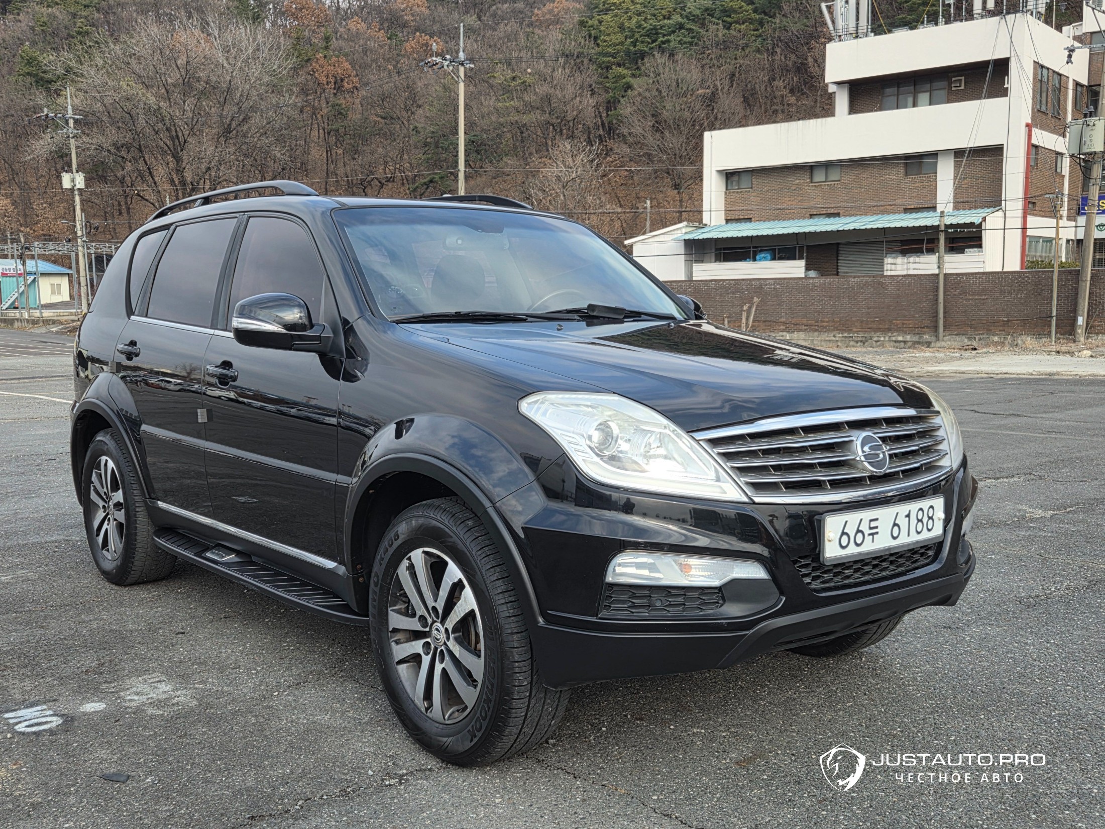 Автомобиль KG_Mobility_Ssangyong Rexton