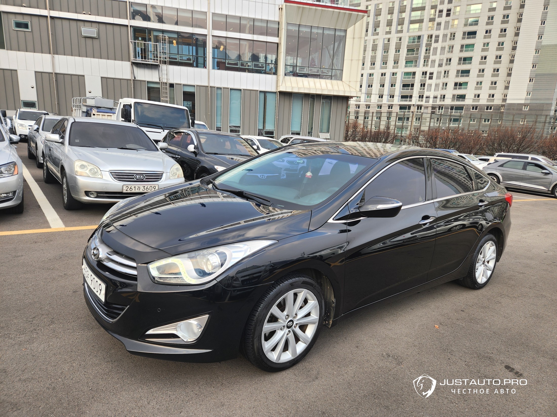 Автомобиль Hyundai i40