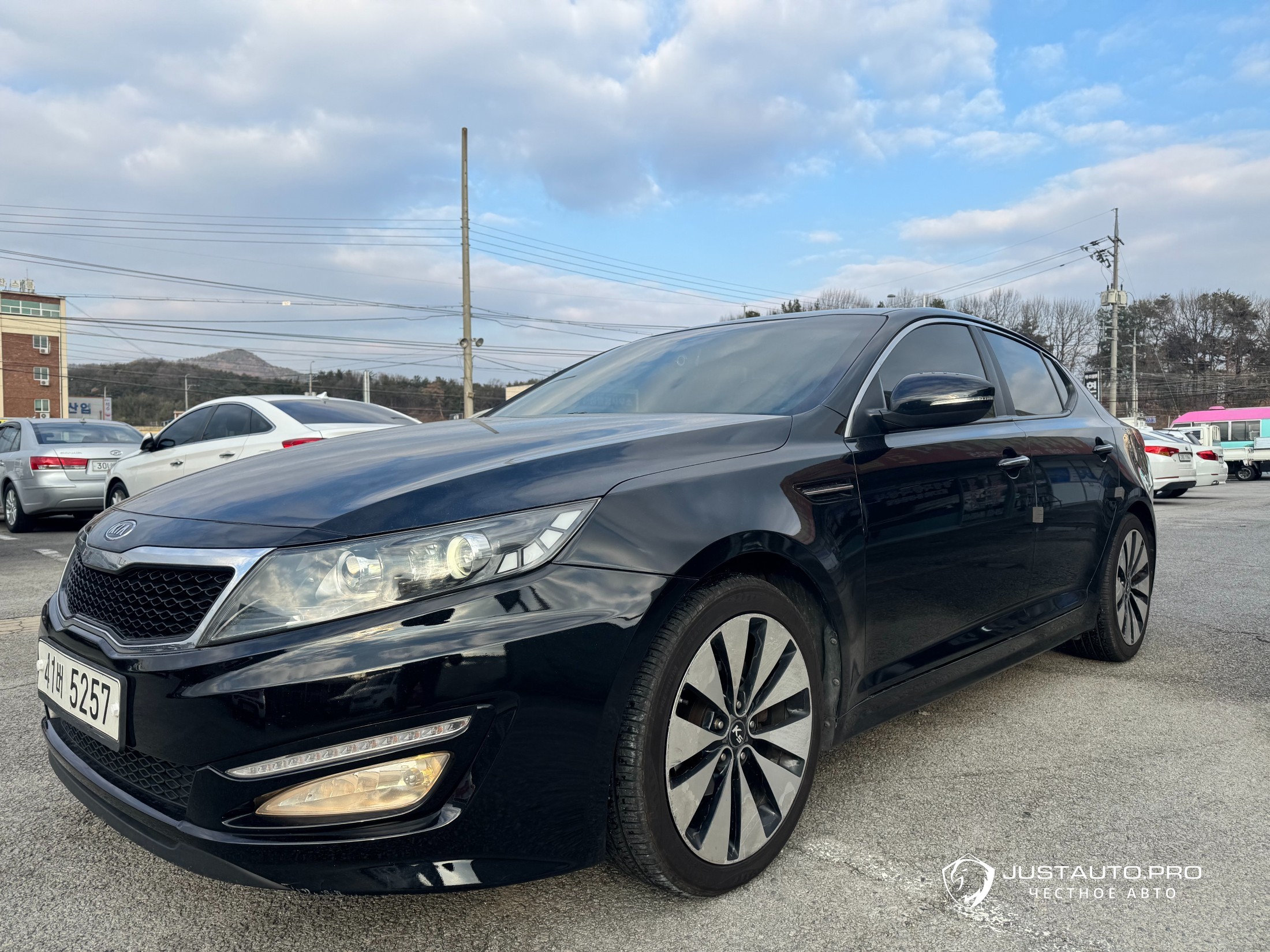 Автомобиль Kia K5