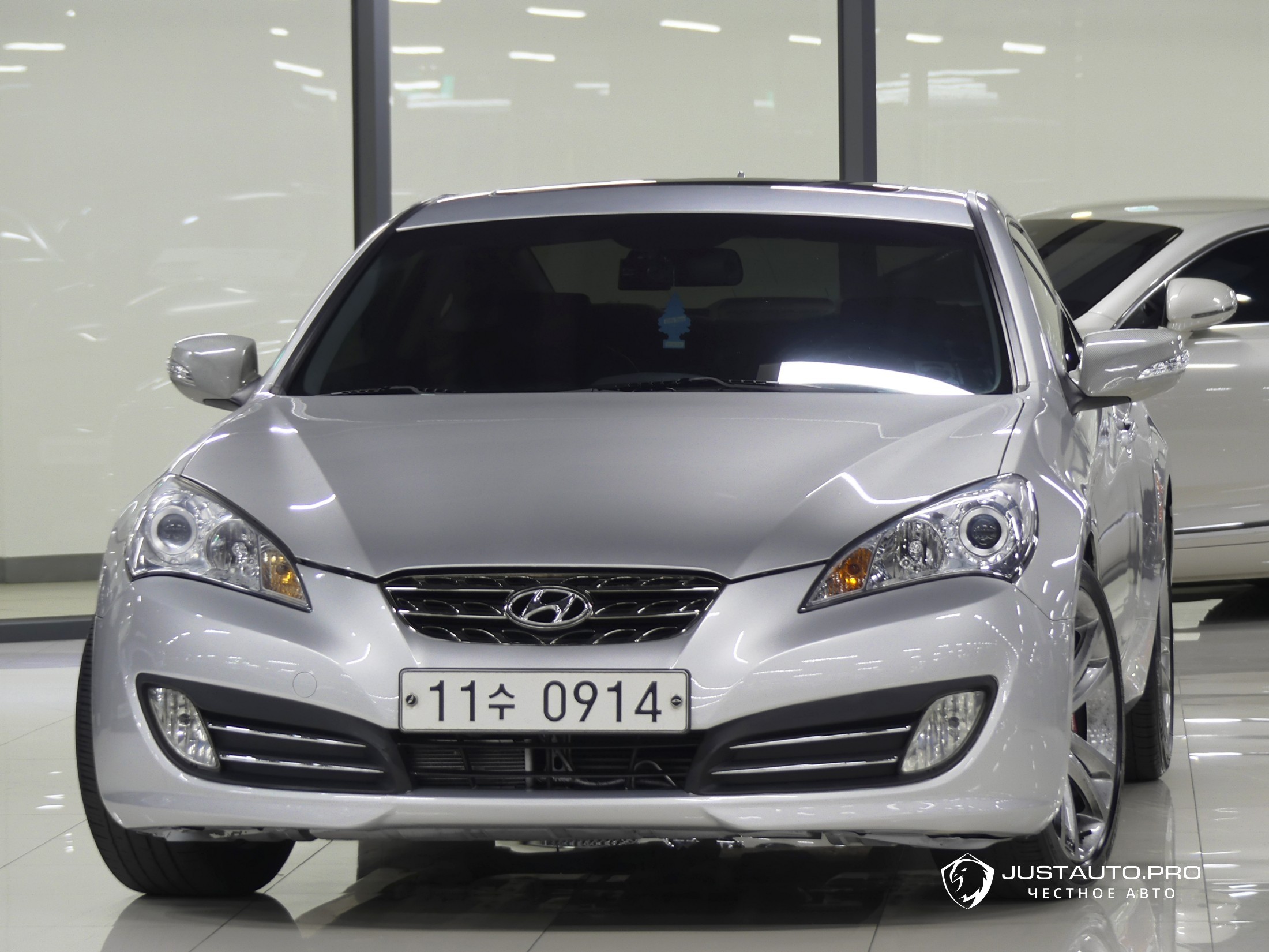 Автомобиль Hyundai Genesis