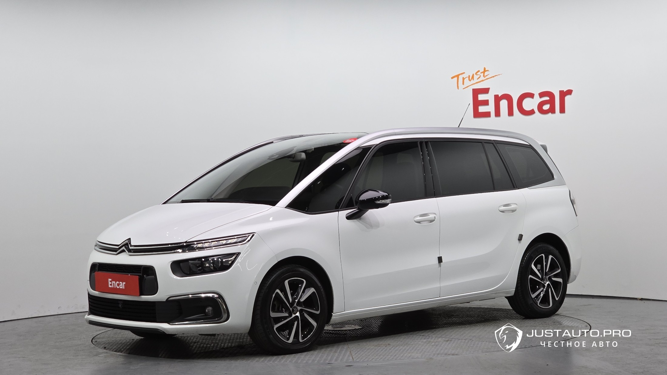 Автомобиль Citroen-DS C4 SpaceTourer