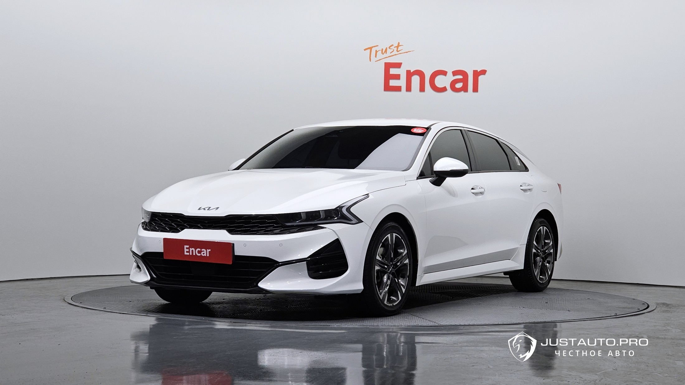 Автомобиль Kia K5