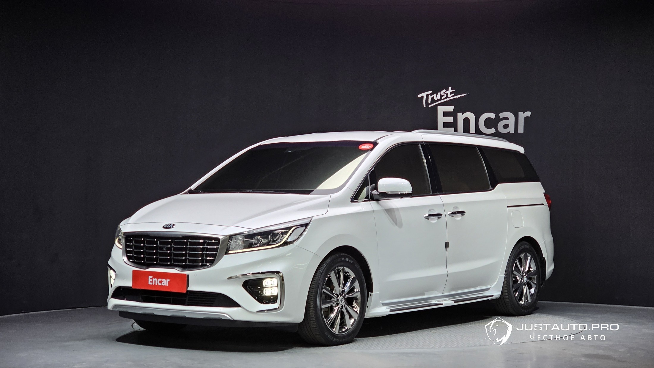 Автомобиль Kia Canival