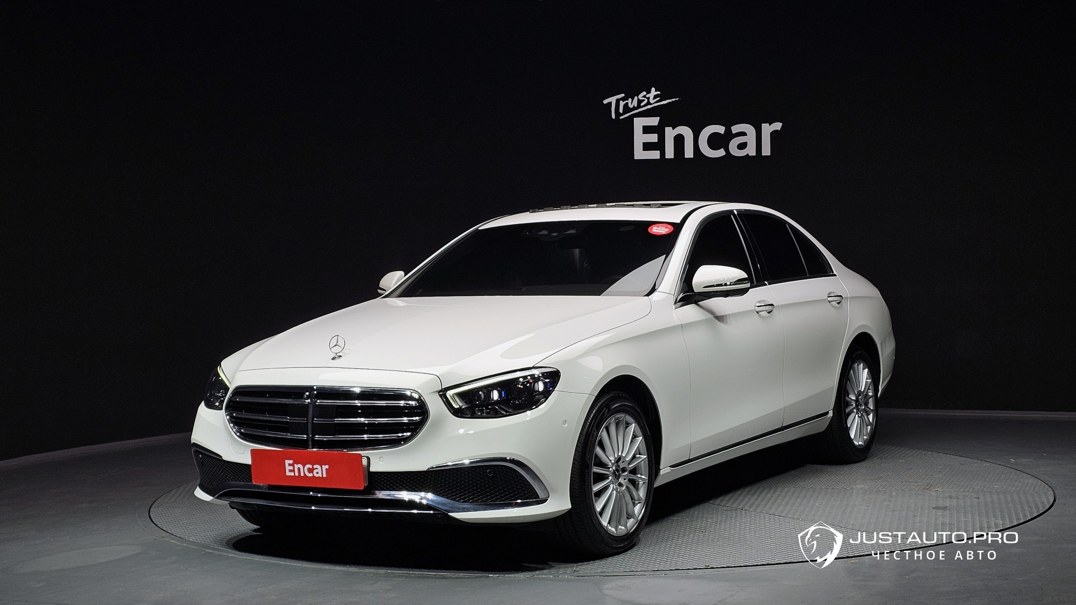 Автомобиль Mercedes-Benz E-Class