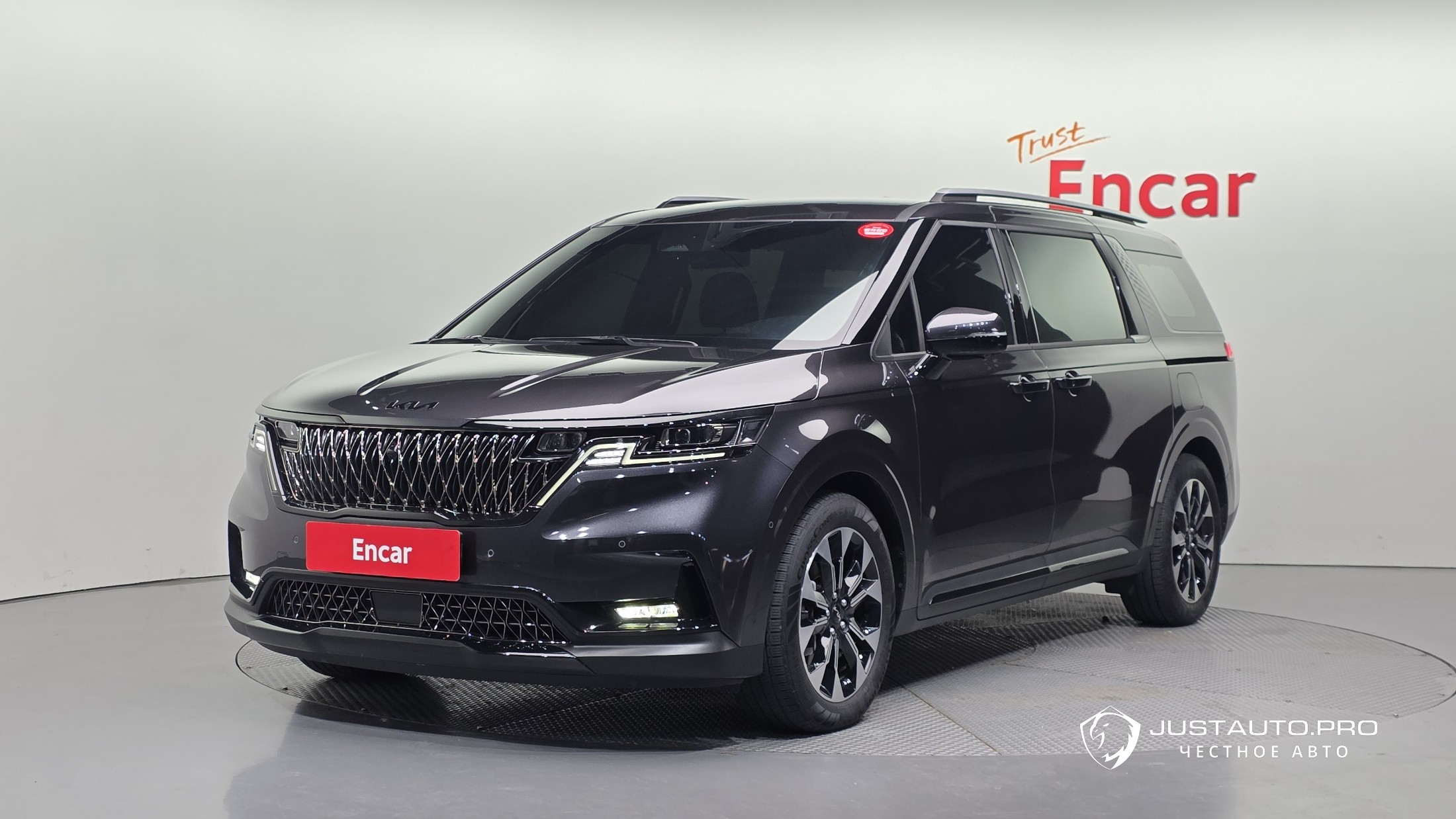 Автомобиль Kia Canival