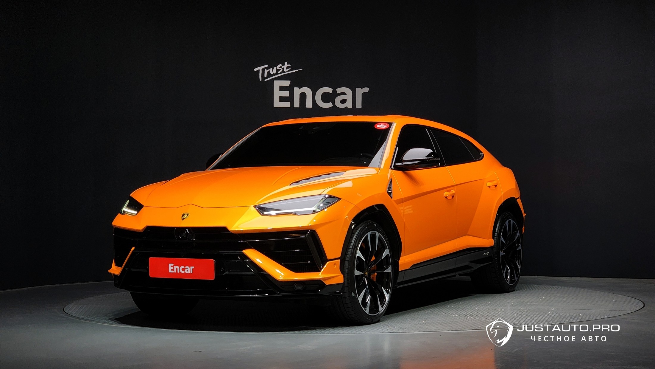 Автомобиль Lamborghini Urus