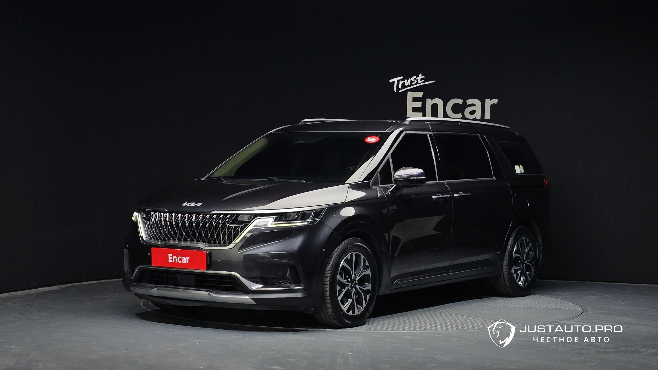 Автомобиль Kia Canival
