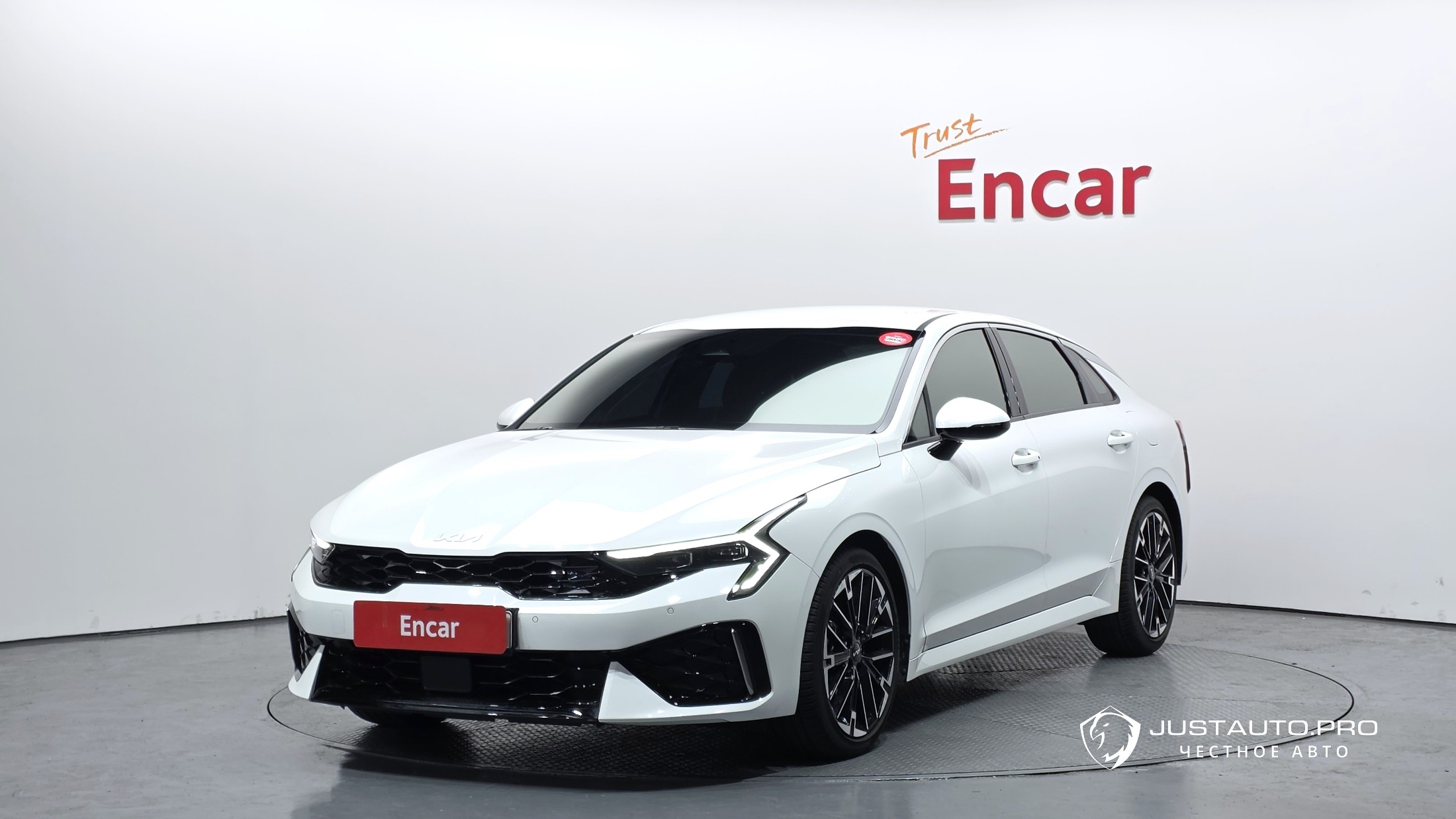 Автомобиль Kia K5
