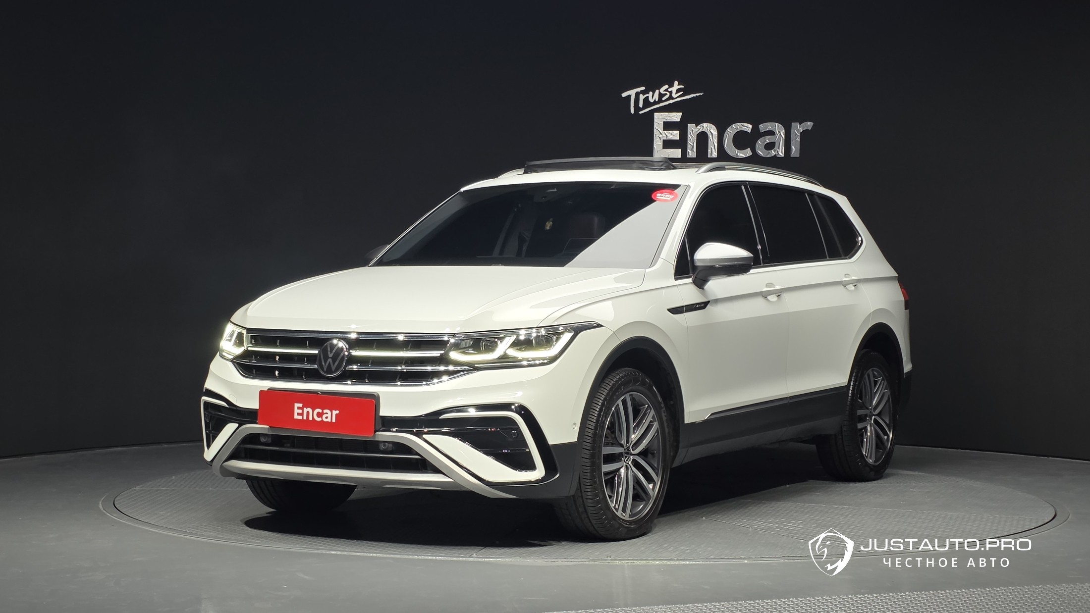 Автомобиль Volkswagen Tiguan
