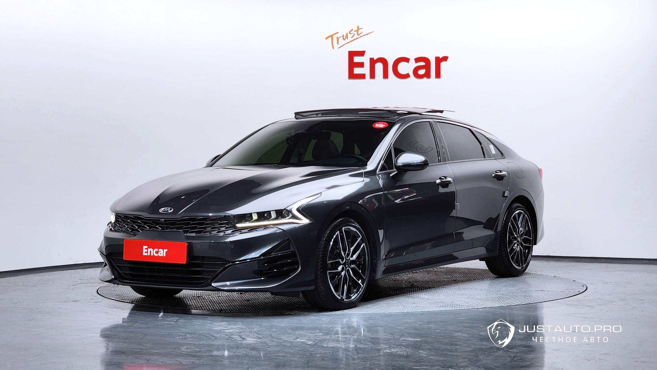 Автомобиль Kia K5