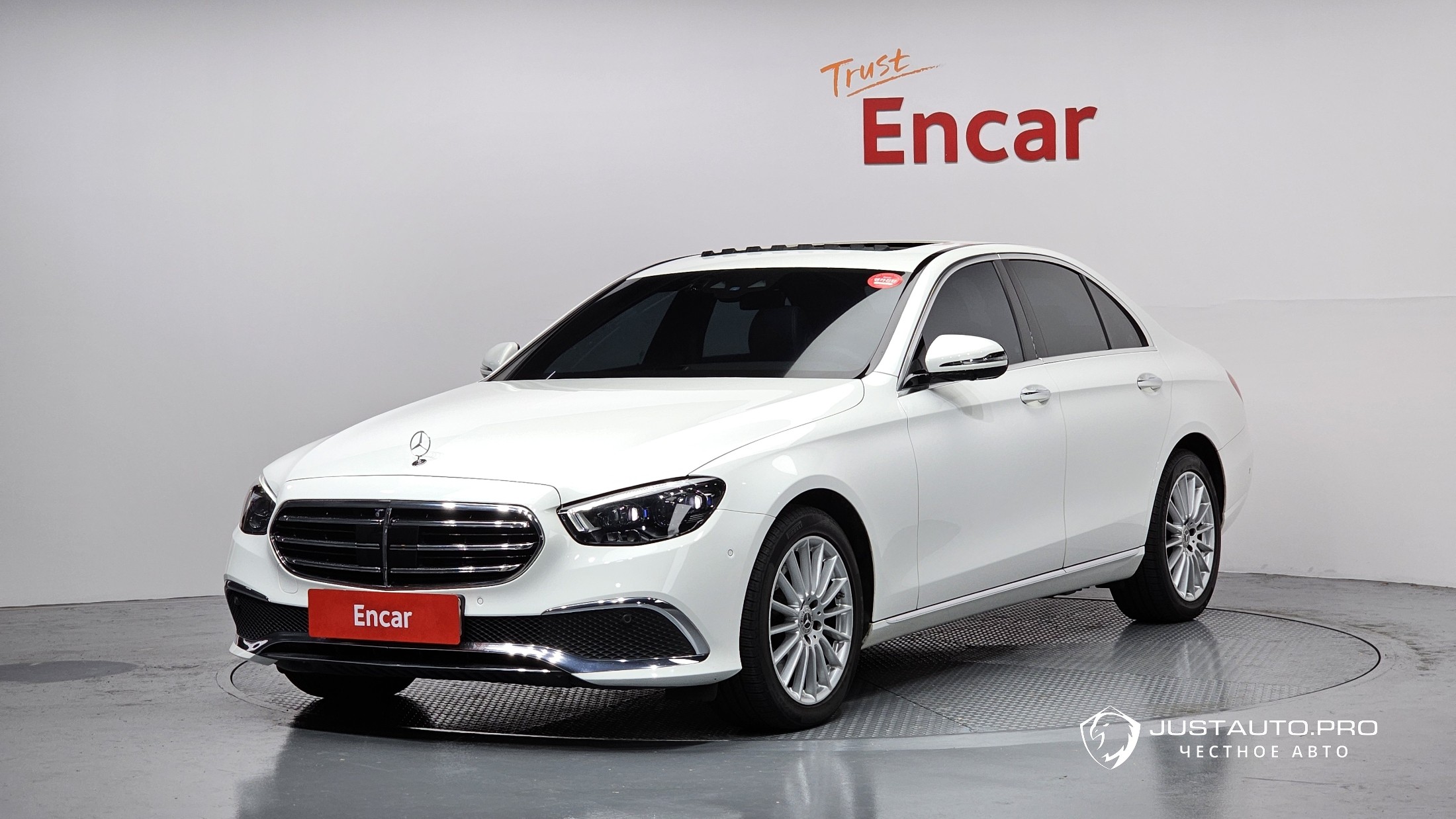 Автомобиль Mercedes-Benz E-Class