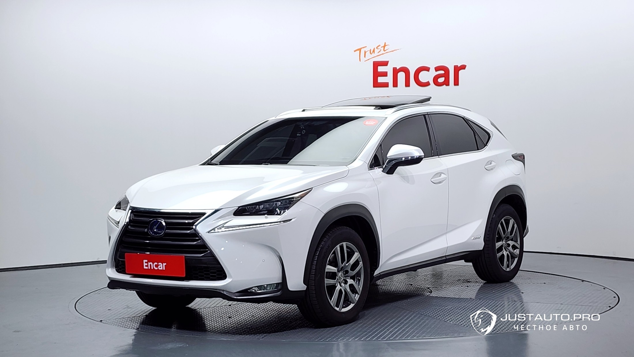 Автомобиль Lexus NX